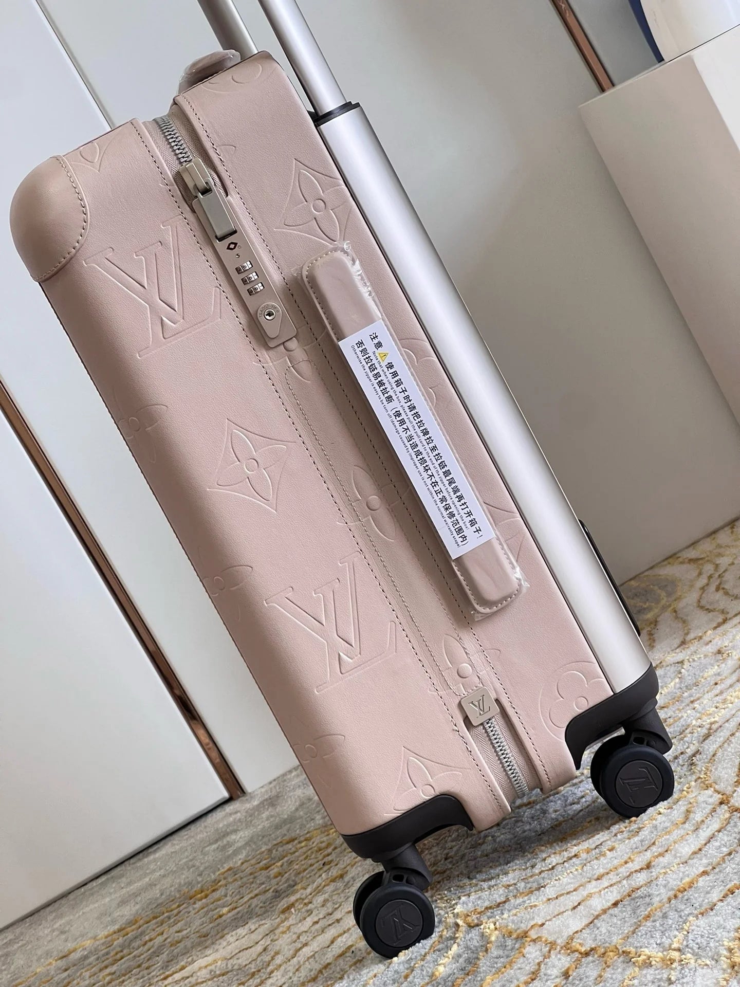 LV LUGGAGE