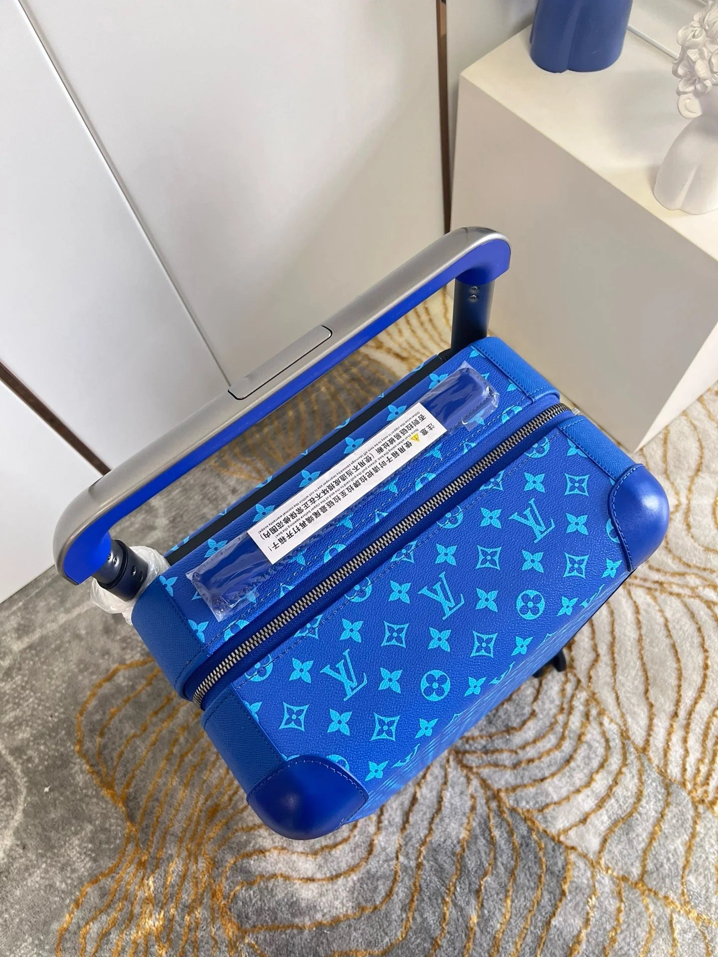 LV LUGGAGE