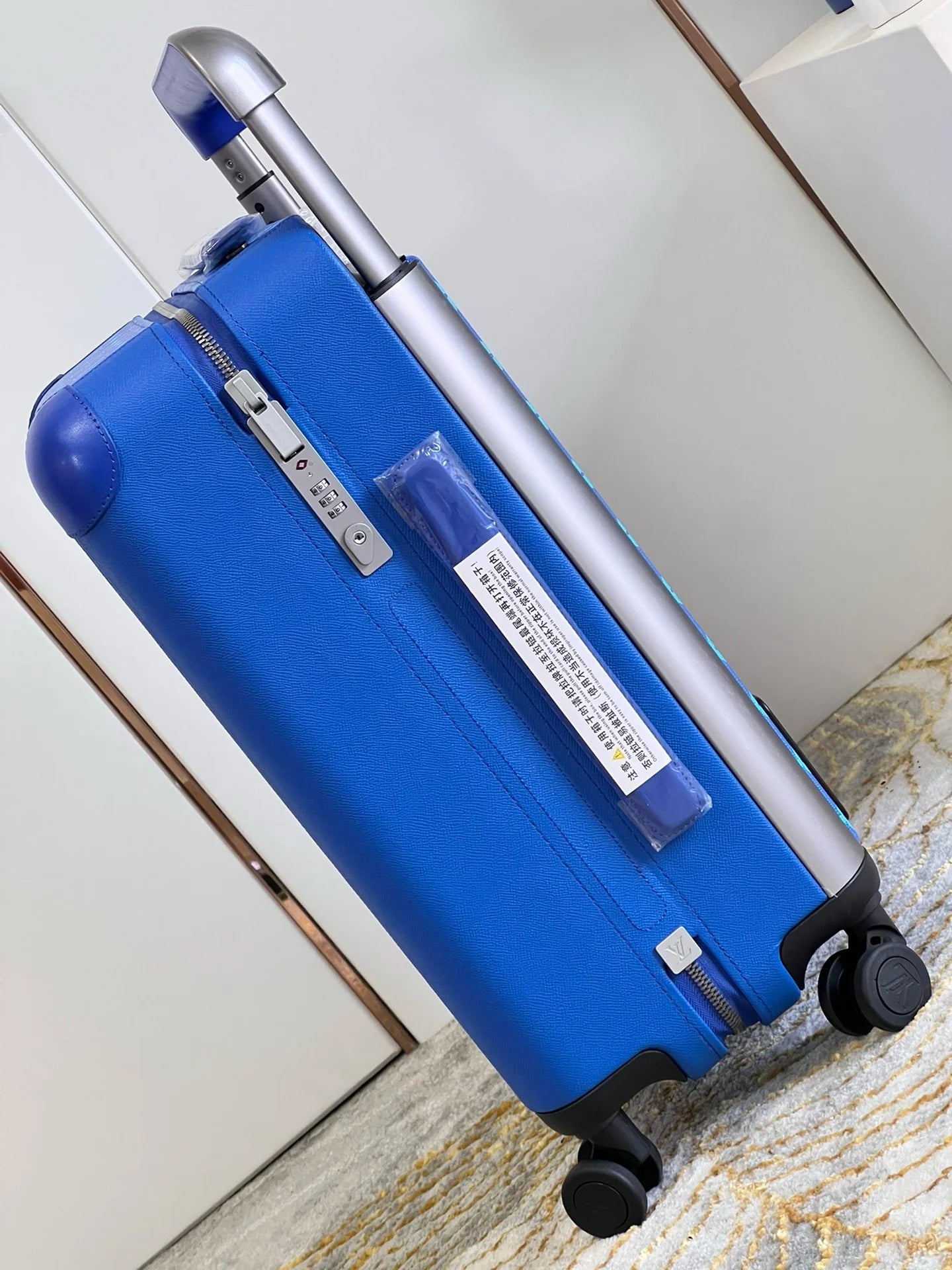 LV LUGGAGE