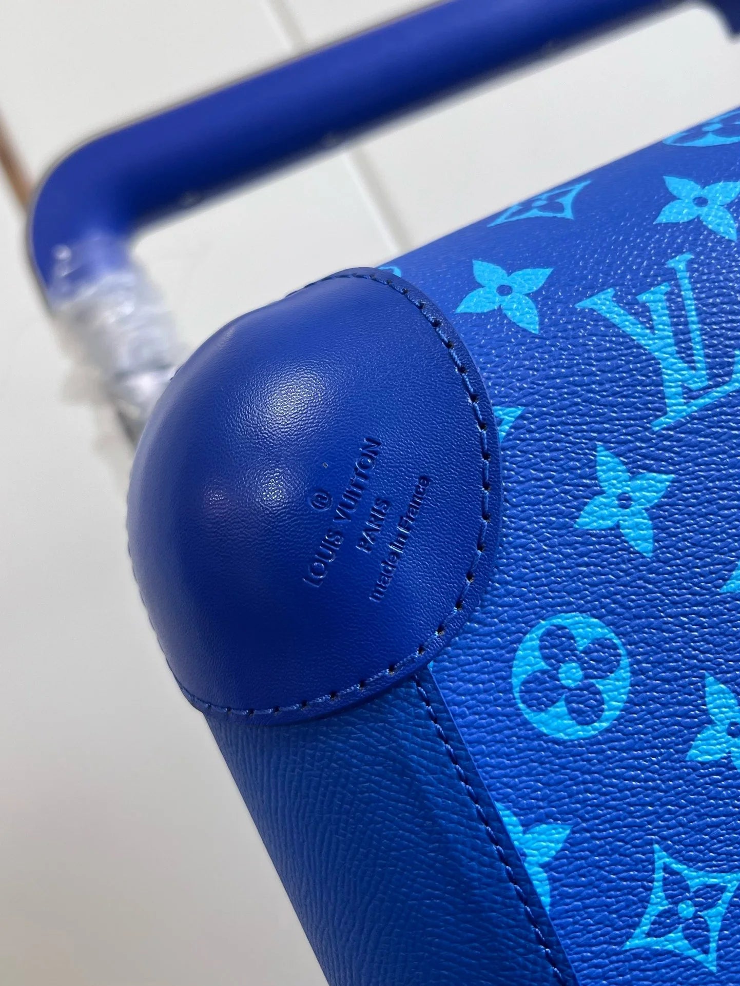 LV LUGGAGE