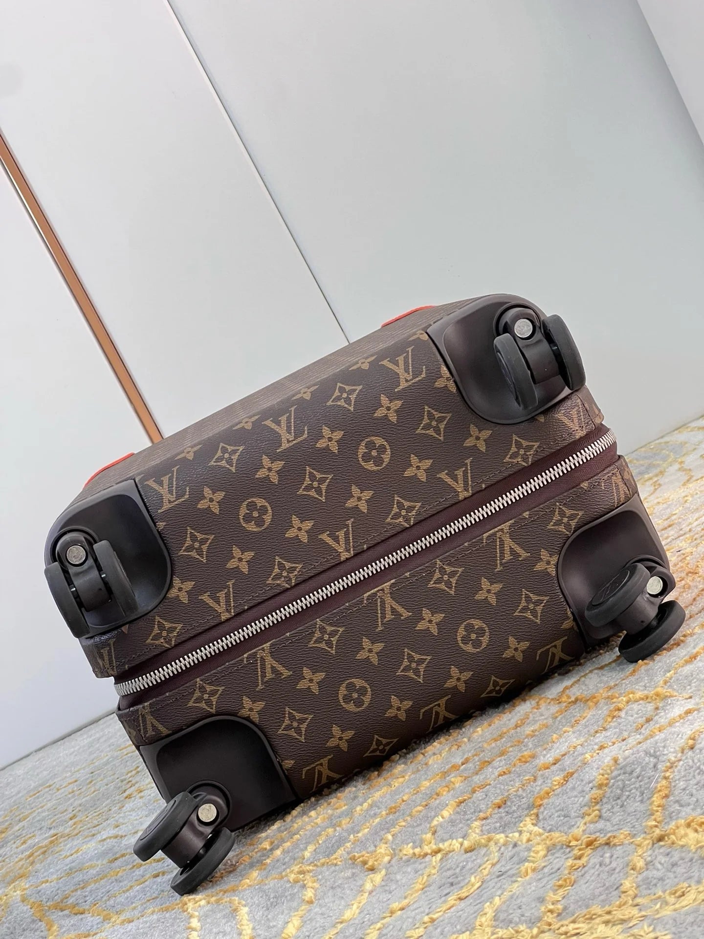 LV LUGGAGE