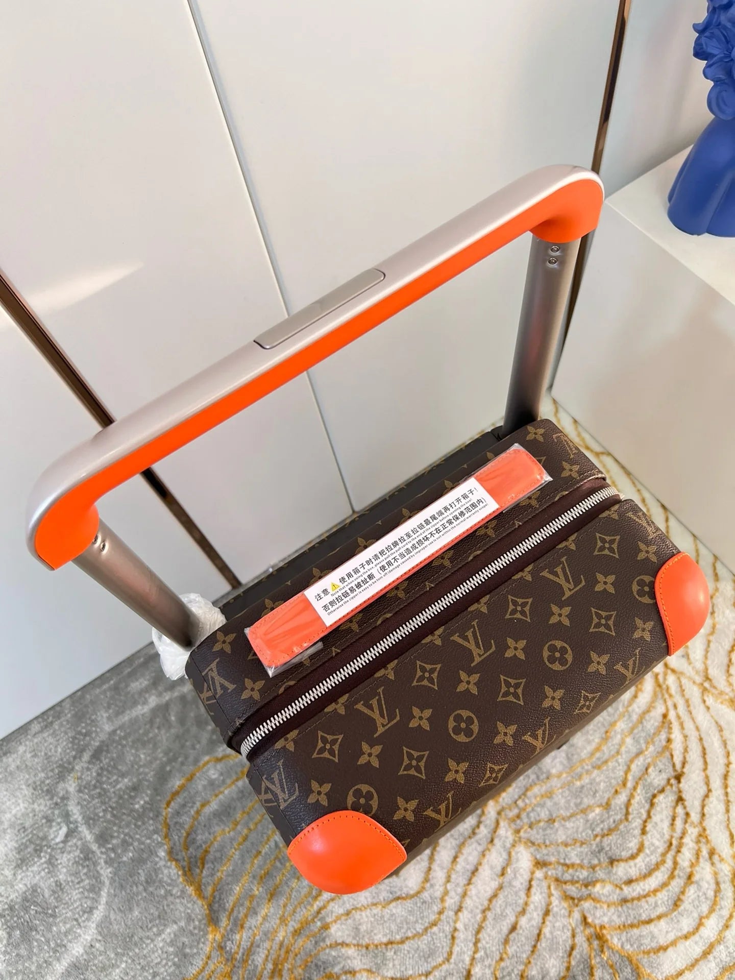 LV LUGGAGE