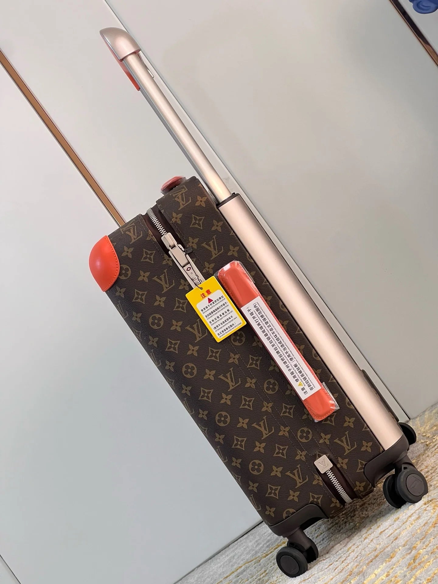 LV LUGGAGE