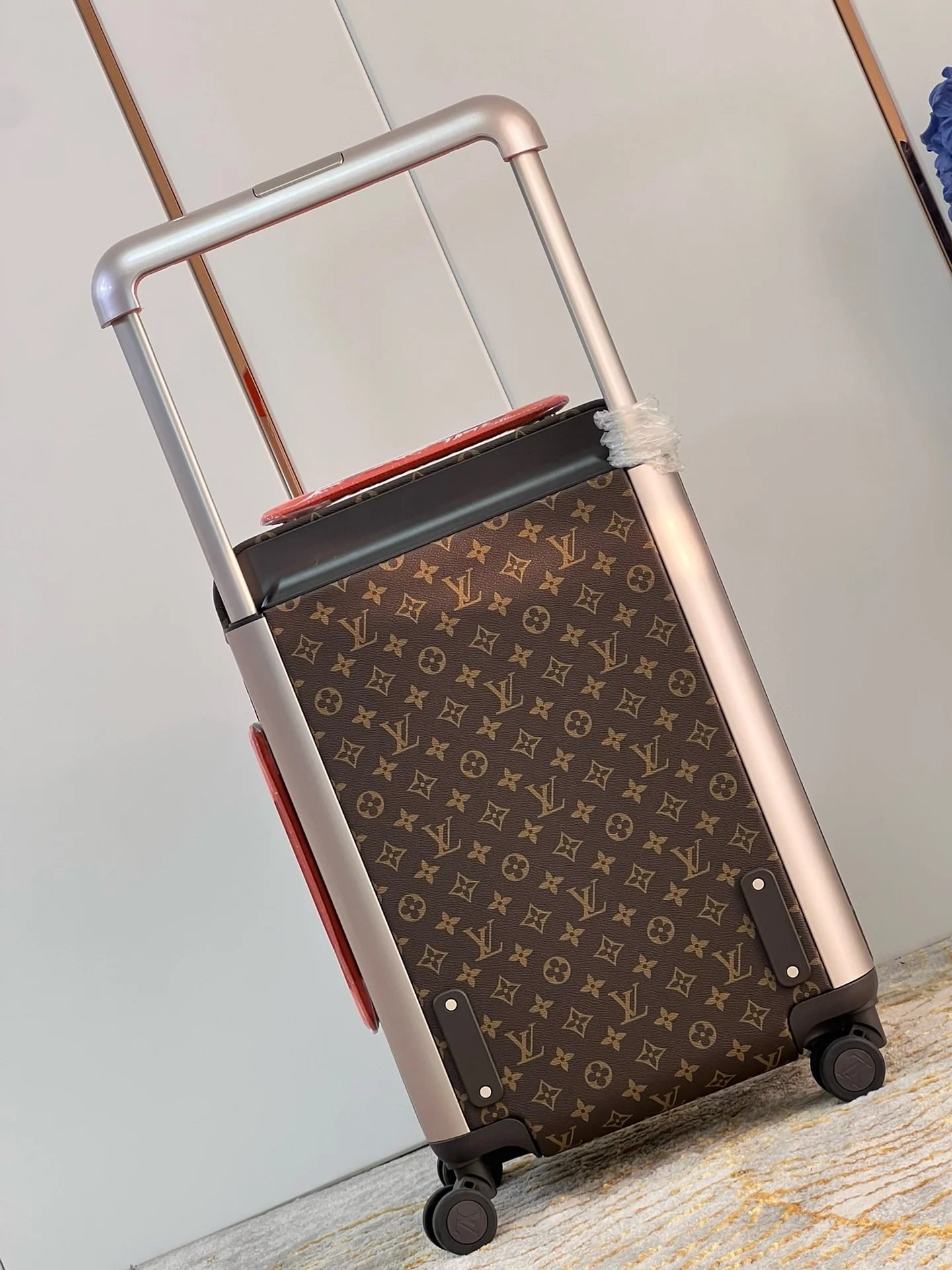 LV LUGGAGE