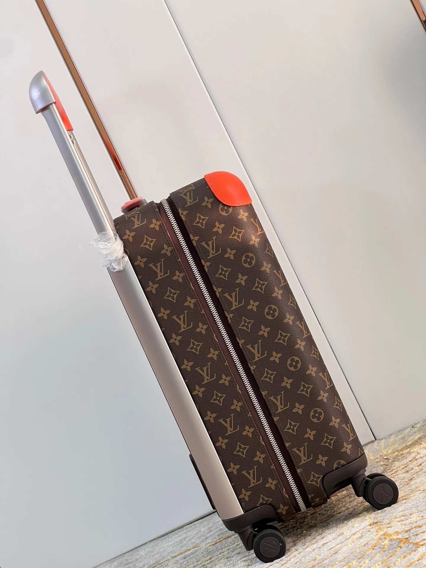 LV LUGGAGE
