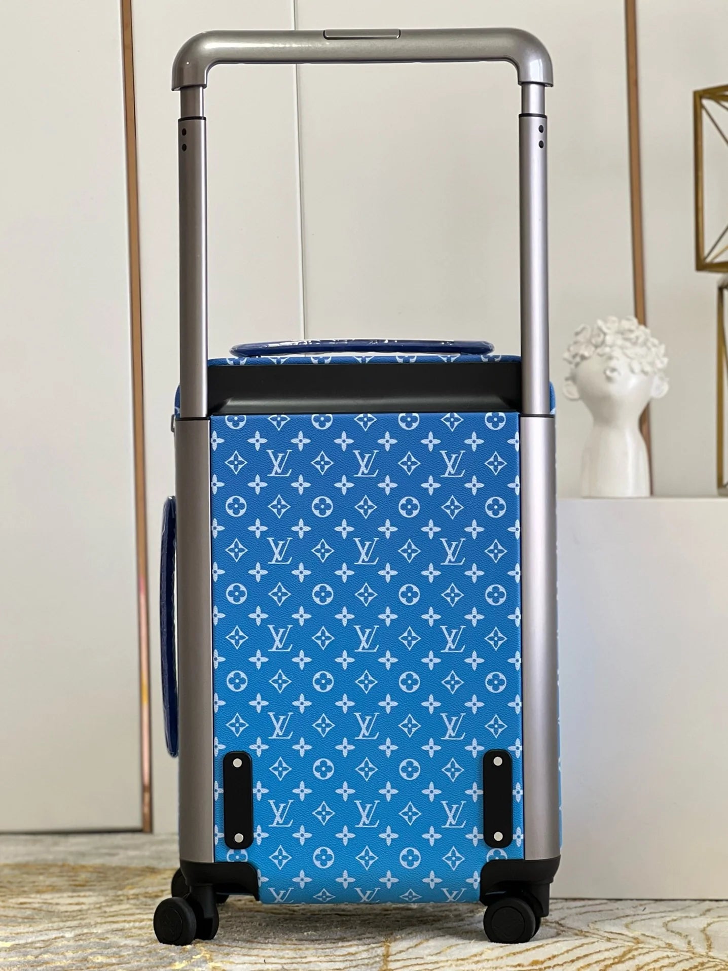 LV LUGGAGE