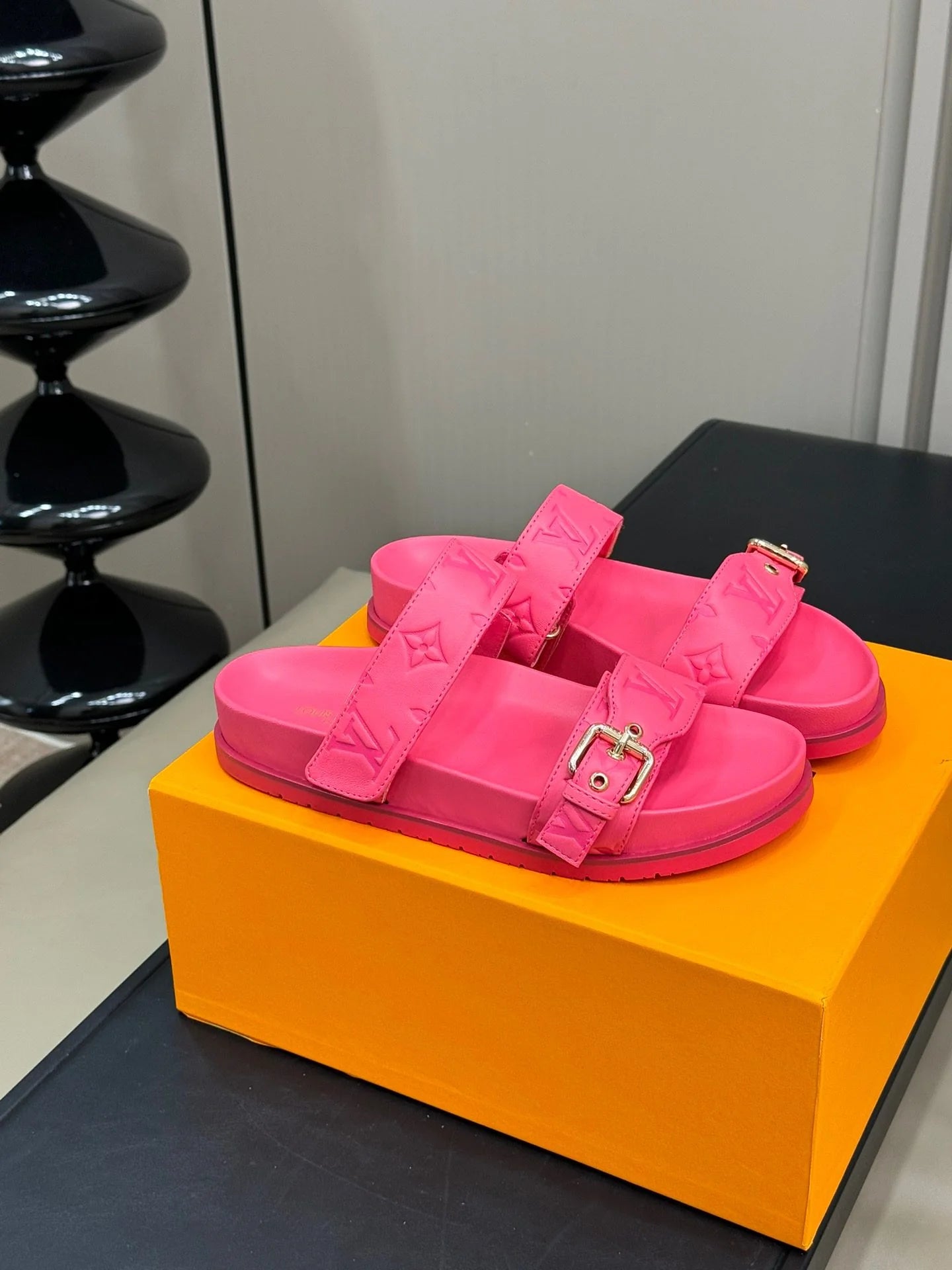 LV SANDAL