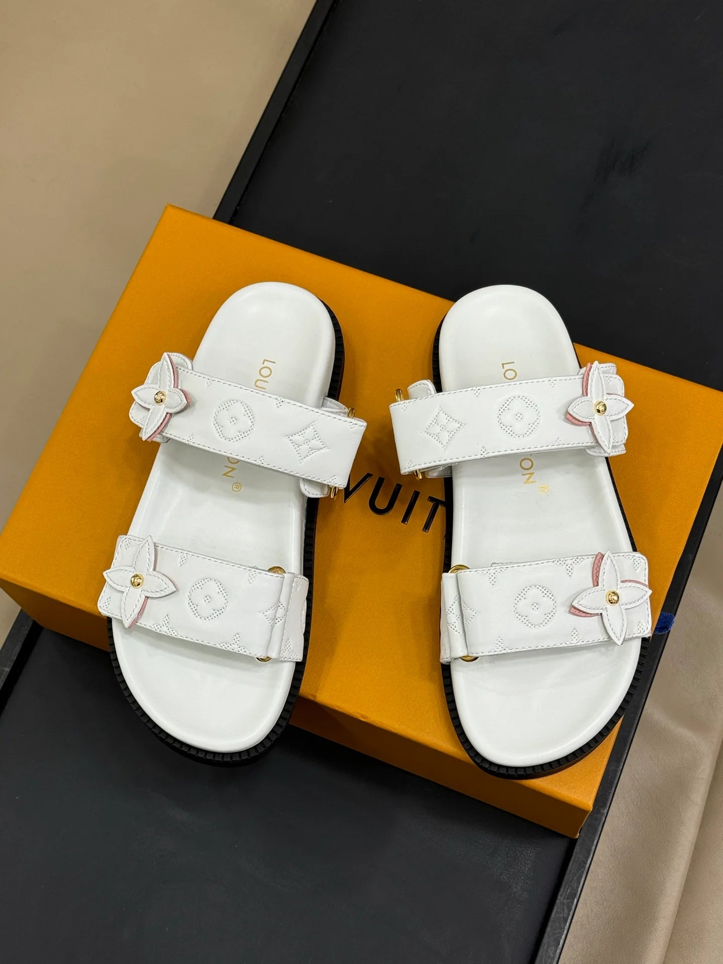LV SANDAL