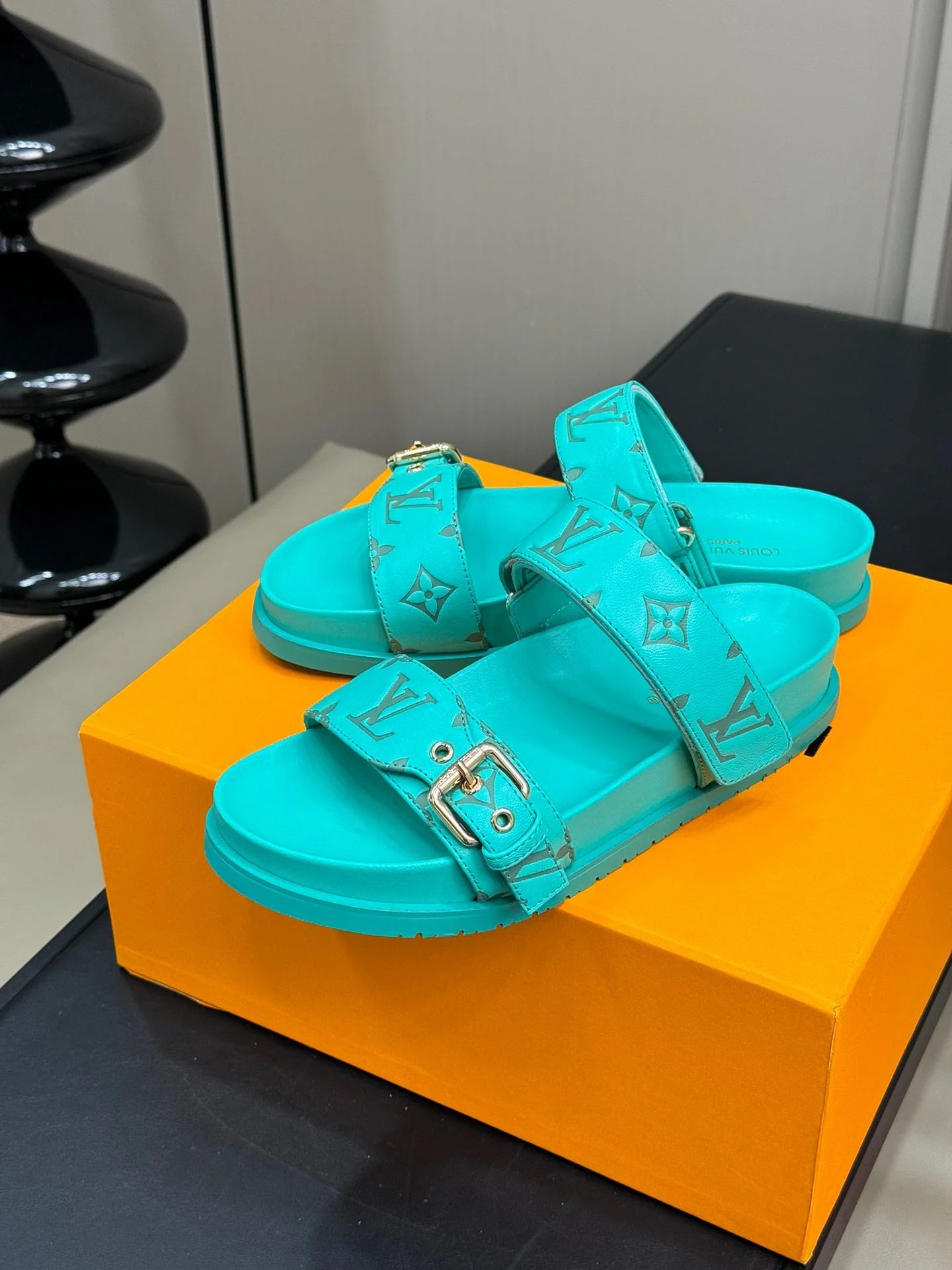 LV SANDAL