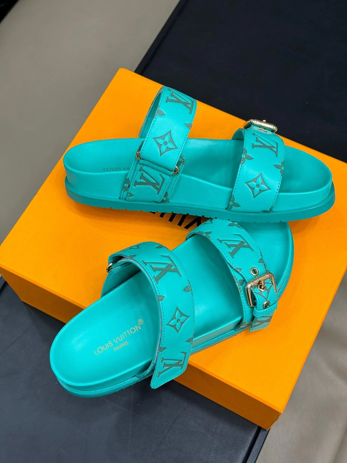LV SANDAL
