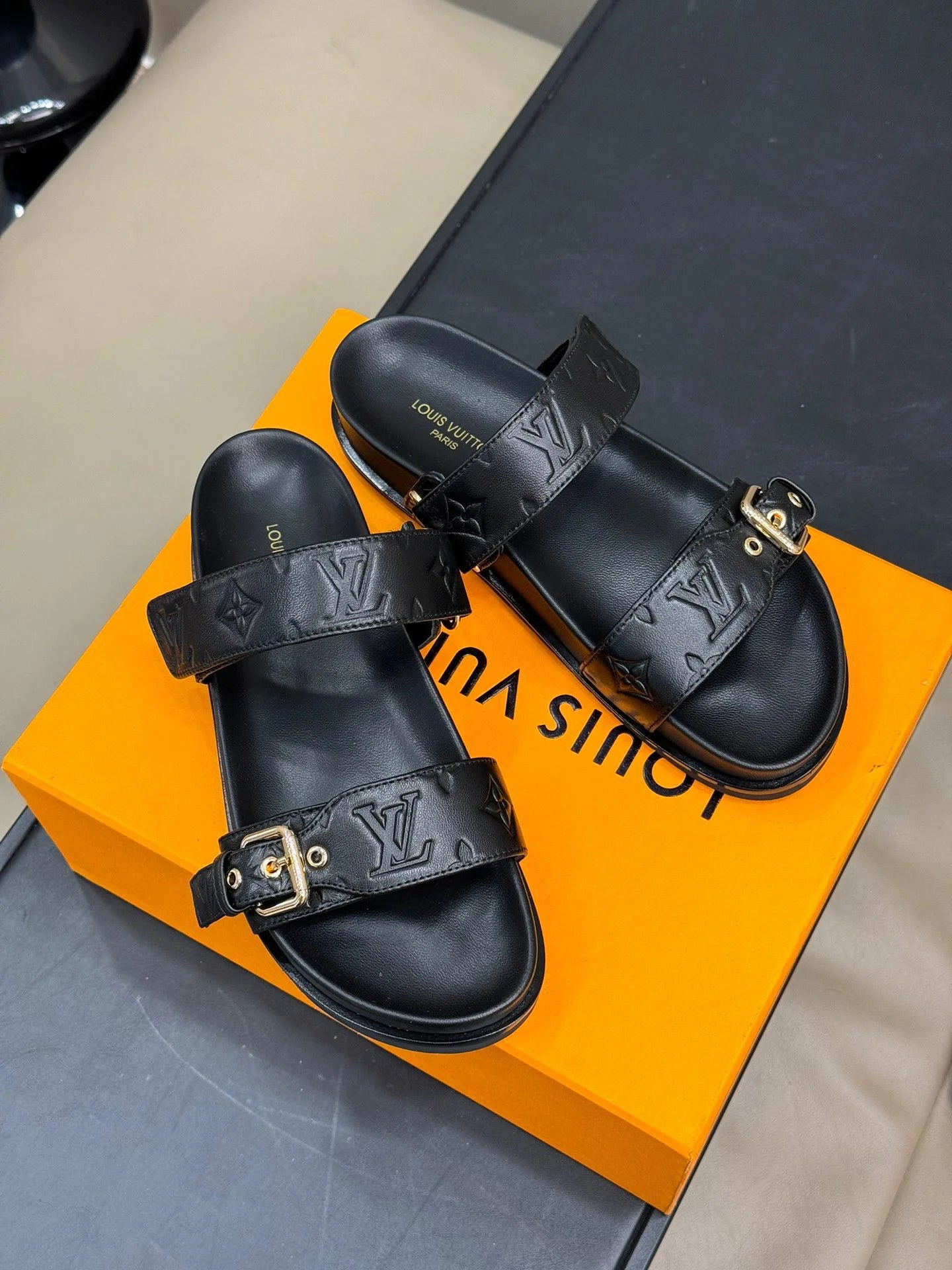LV SANDAL