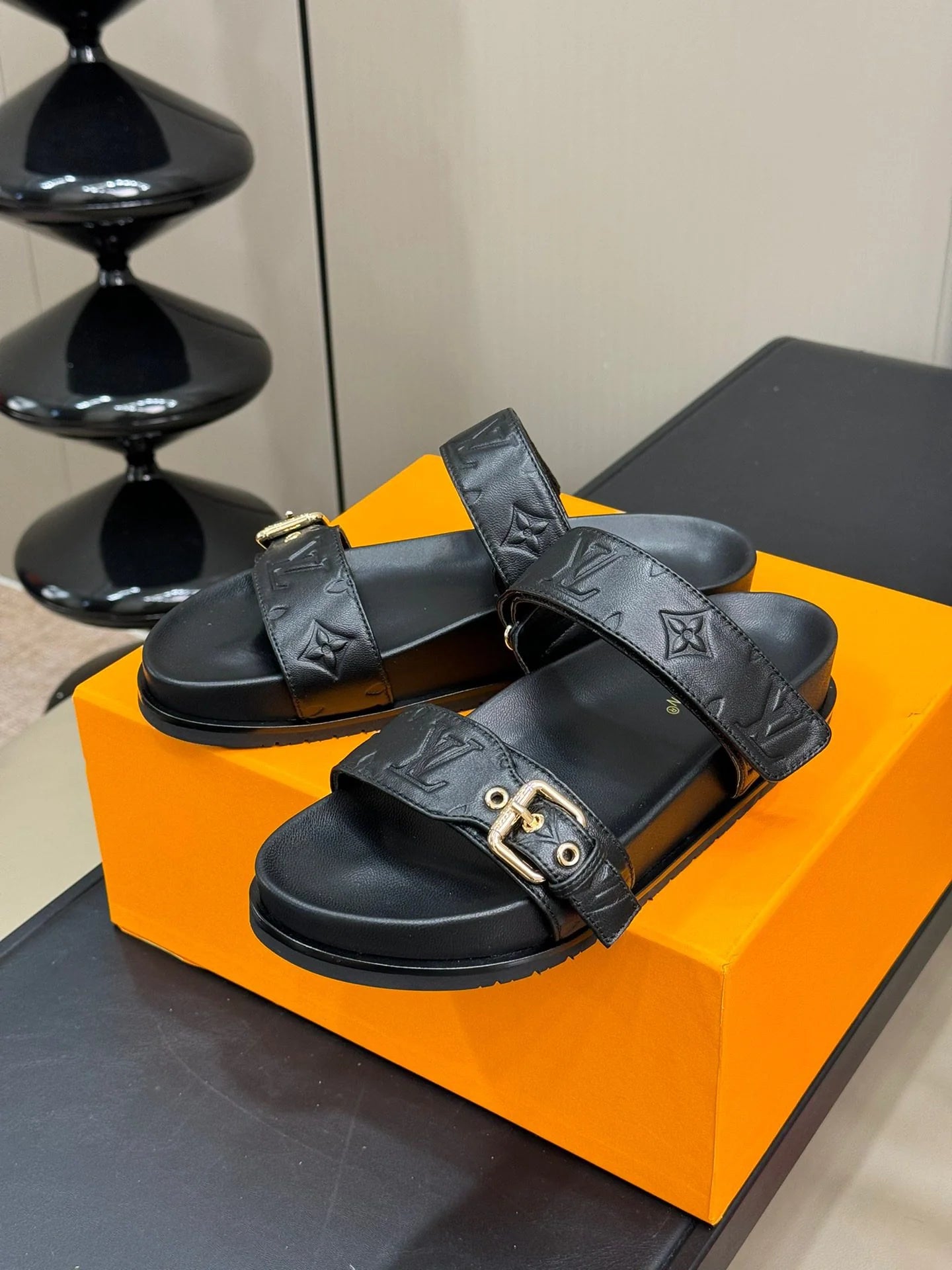 LV SANDAL