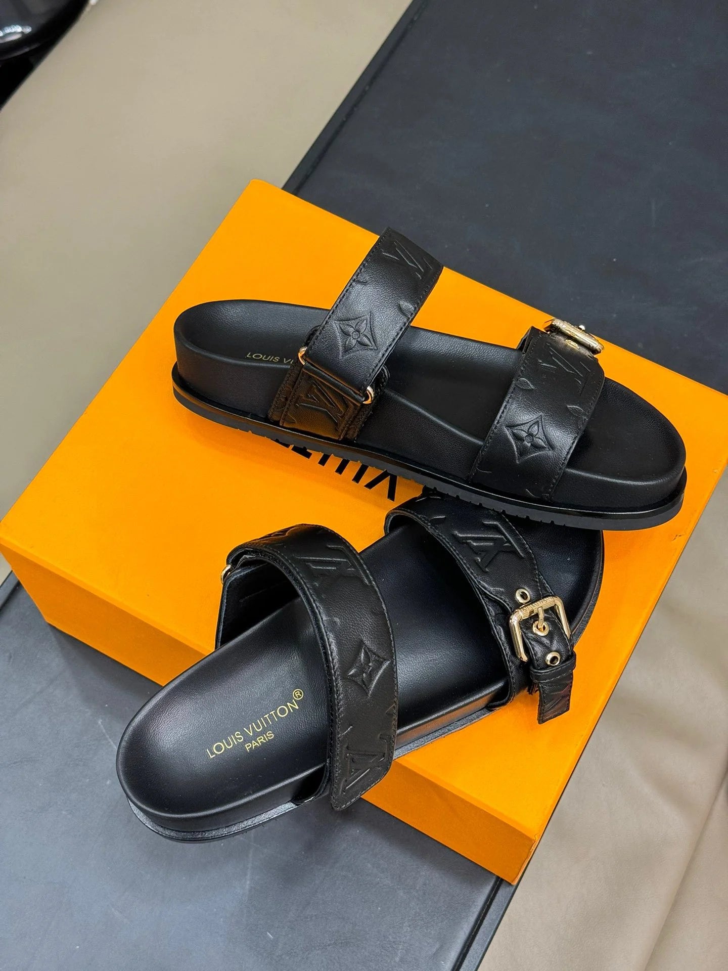 LV SANDAL
