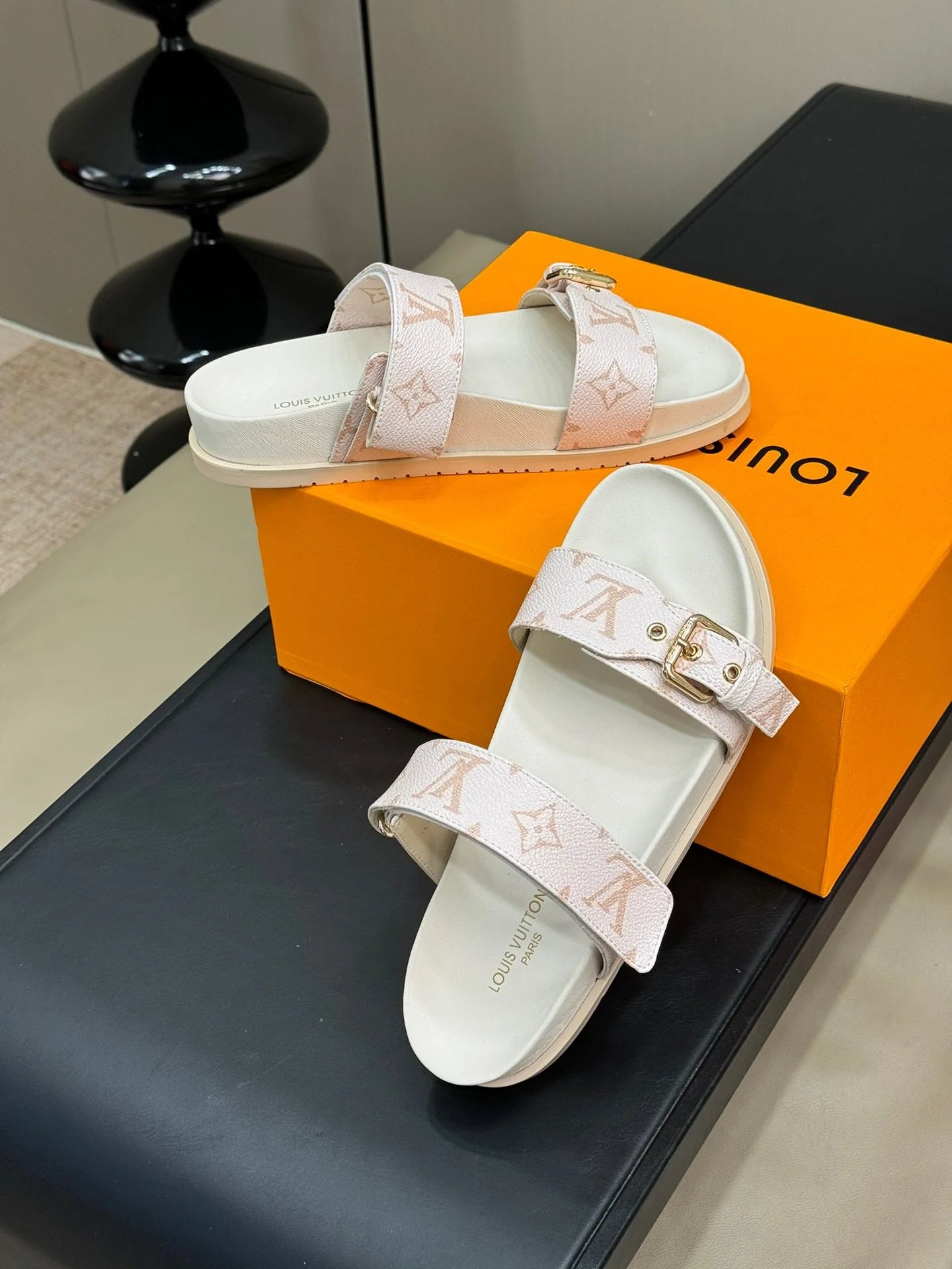 LV SANDAL