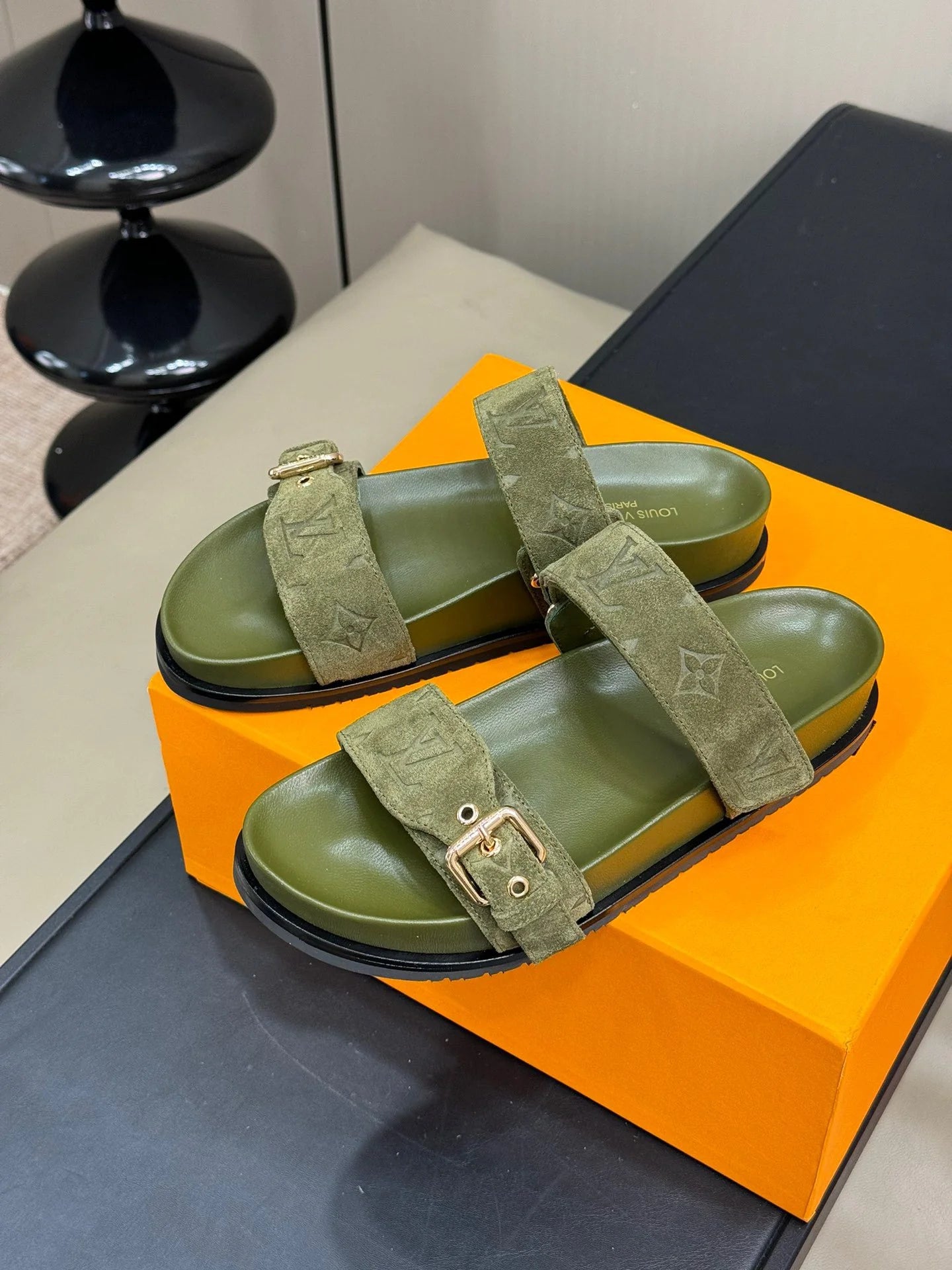 LV SANDAL