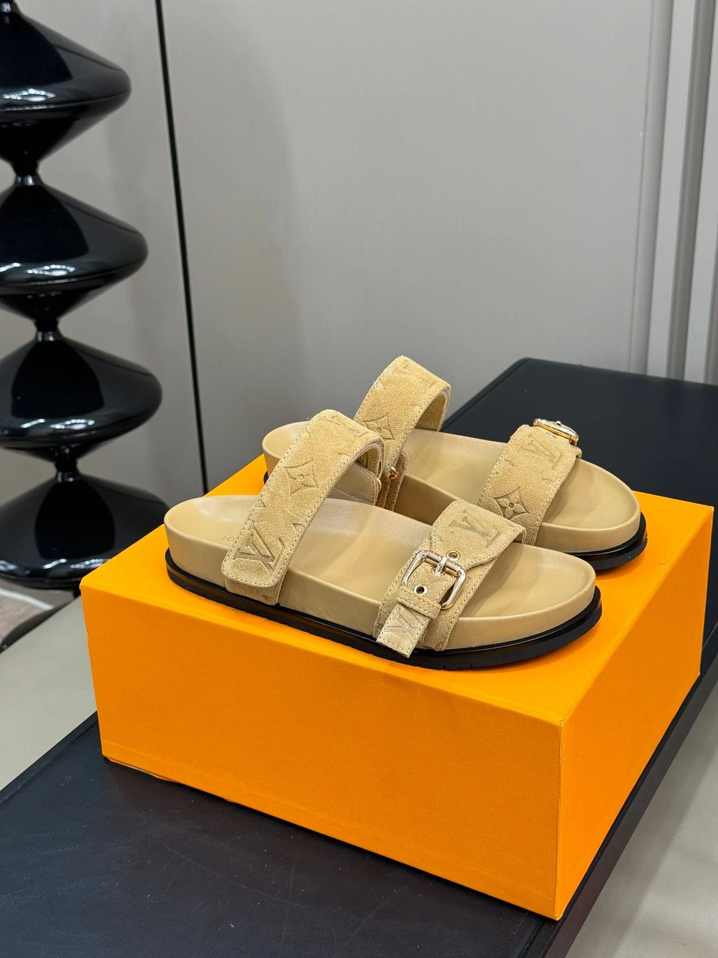 LV SANDAL