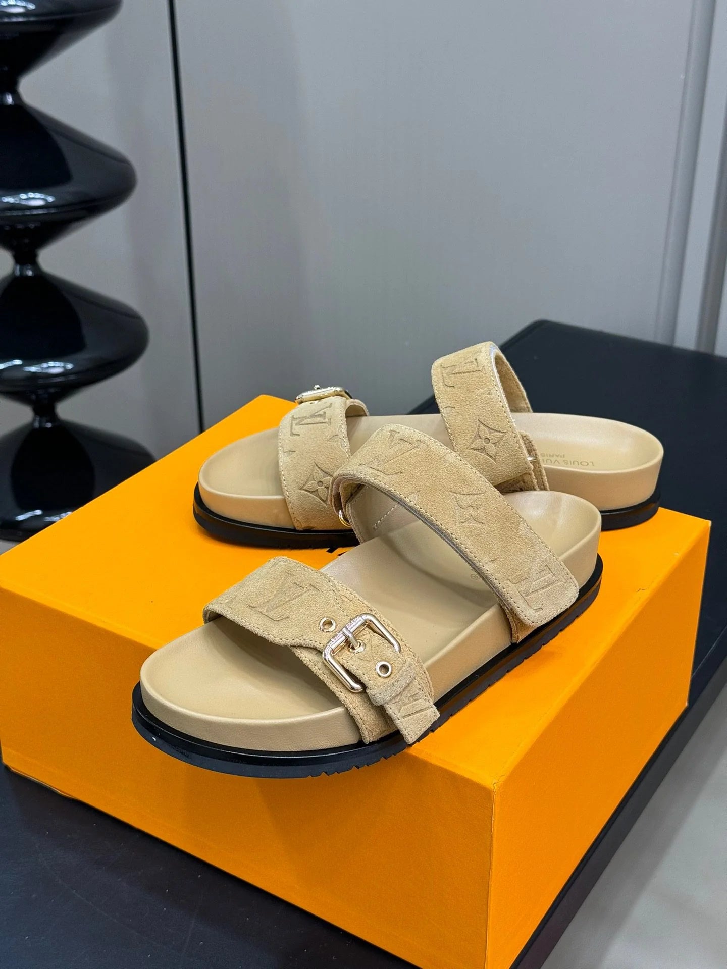 LV SANDAL