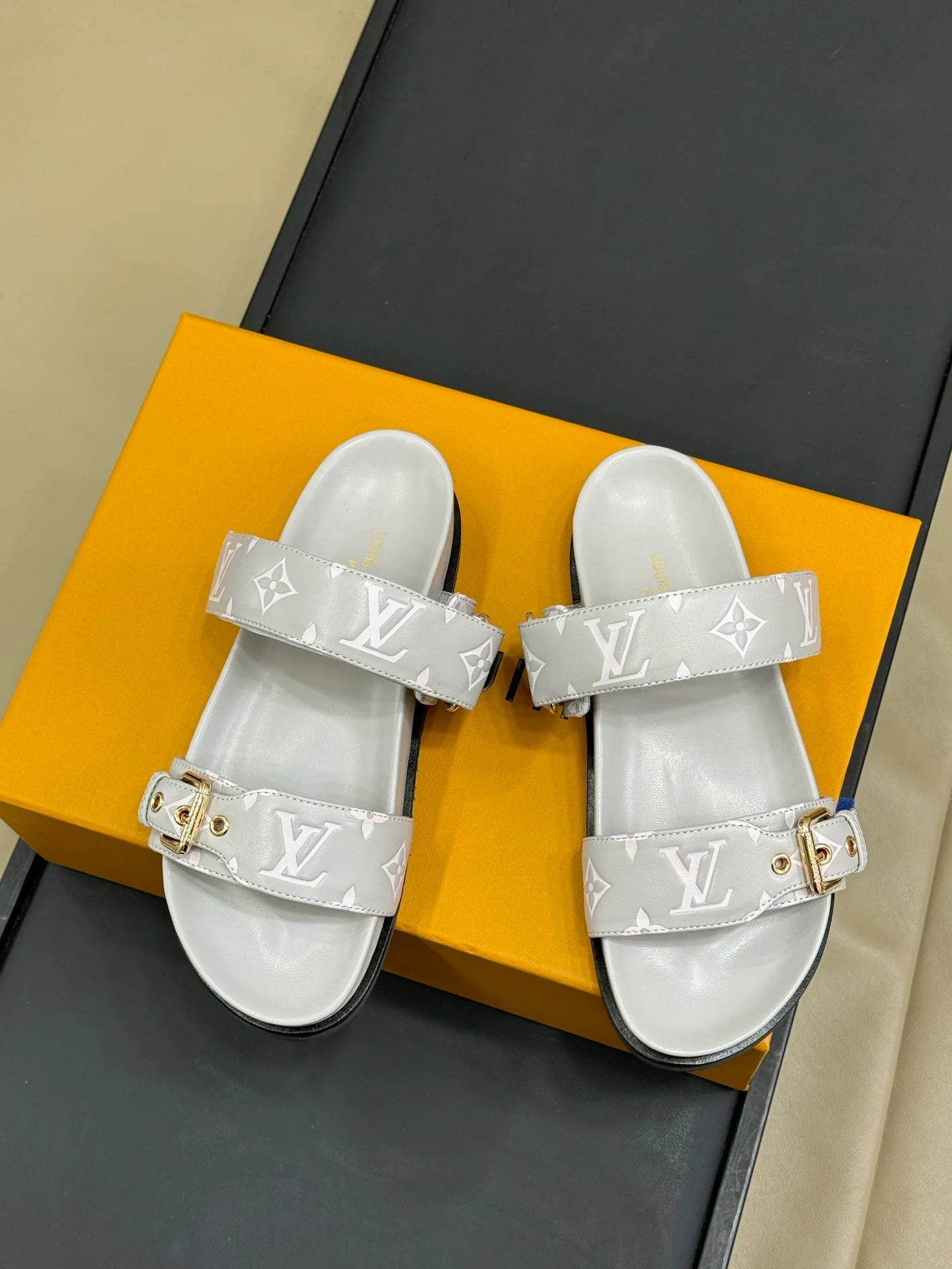 LV SANDAL