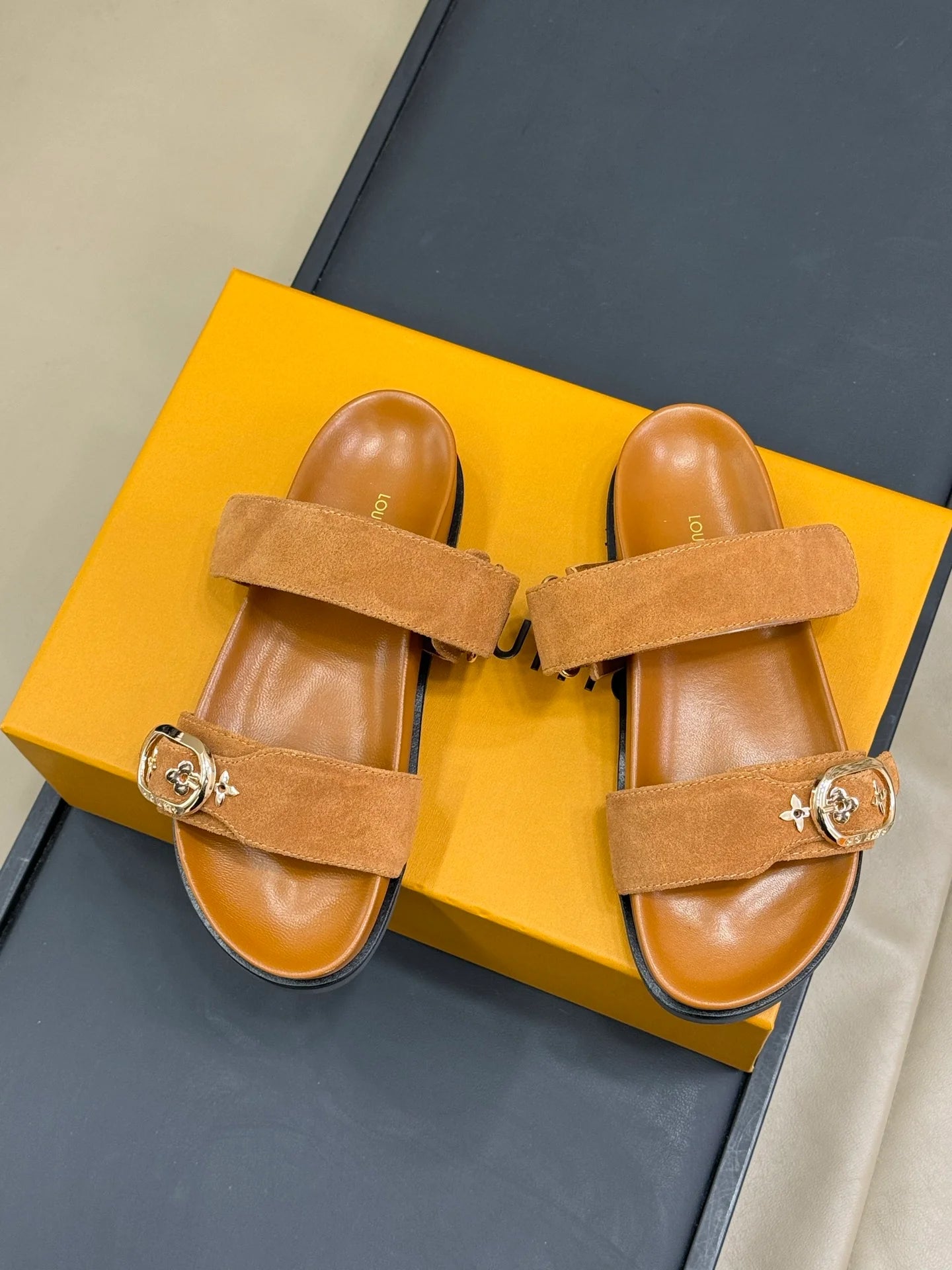 LV SANDAL