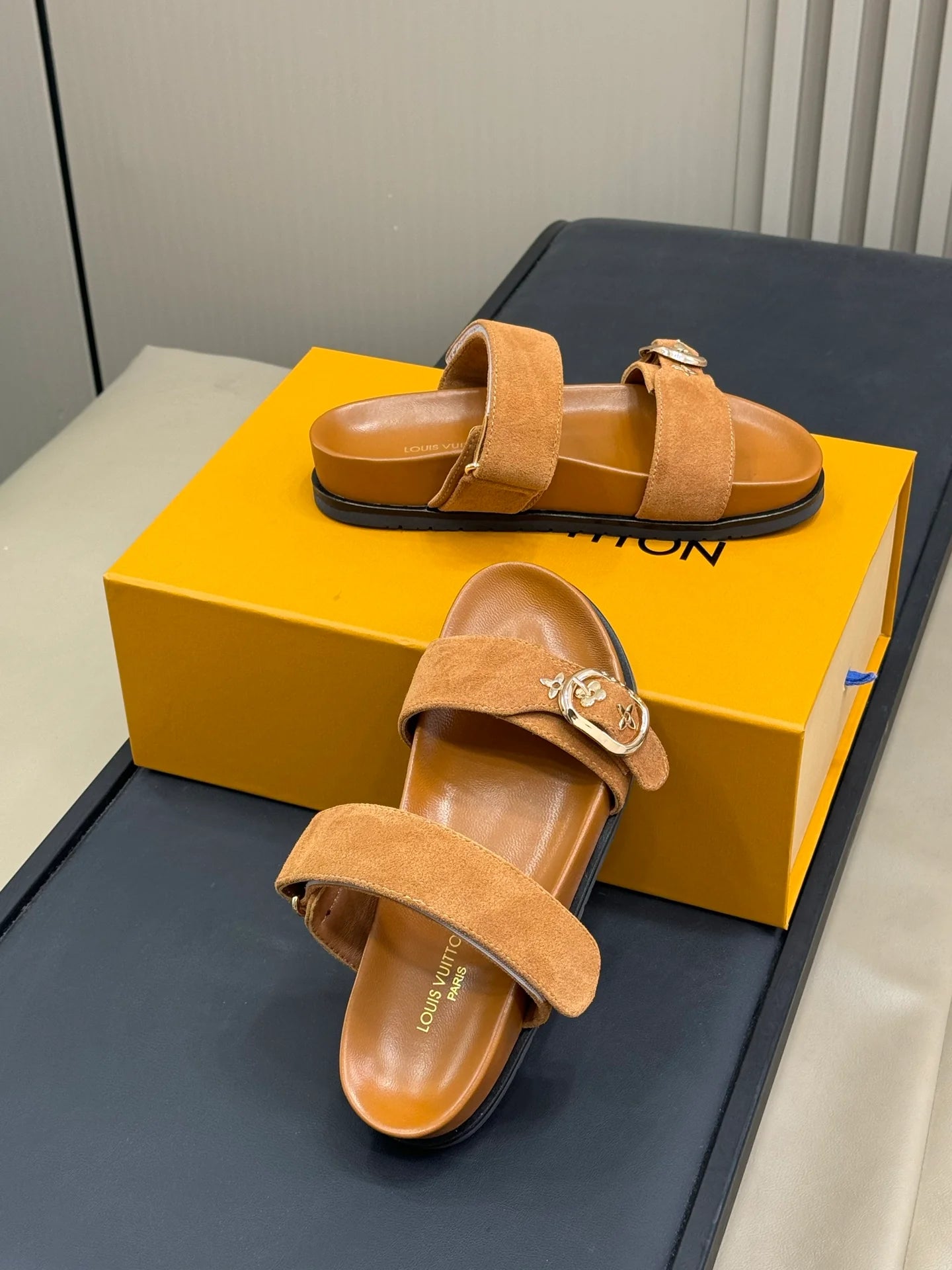 LV SANDAL