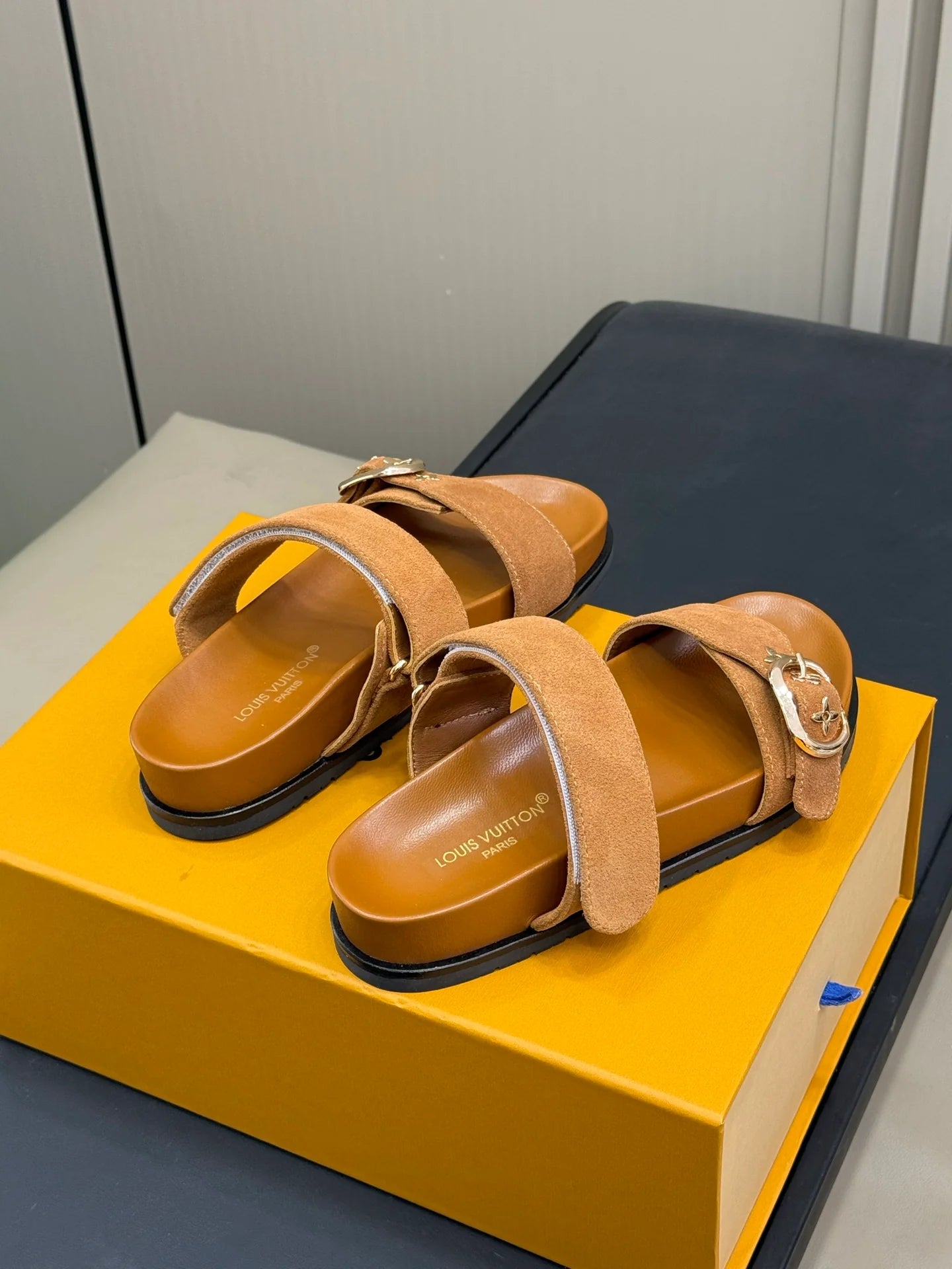 LV SANDAL
