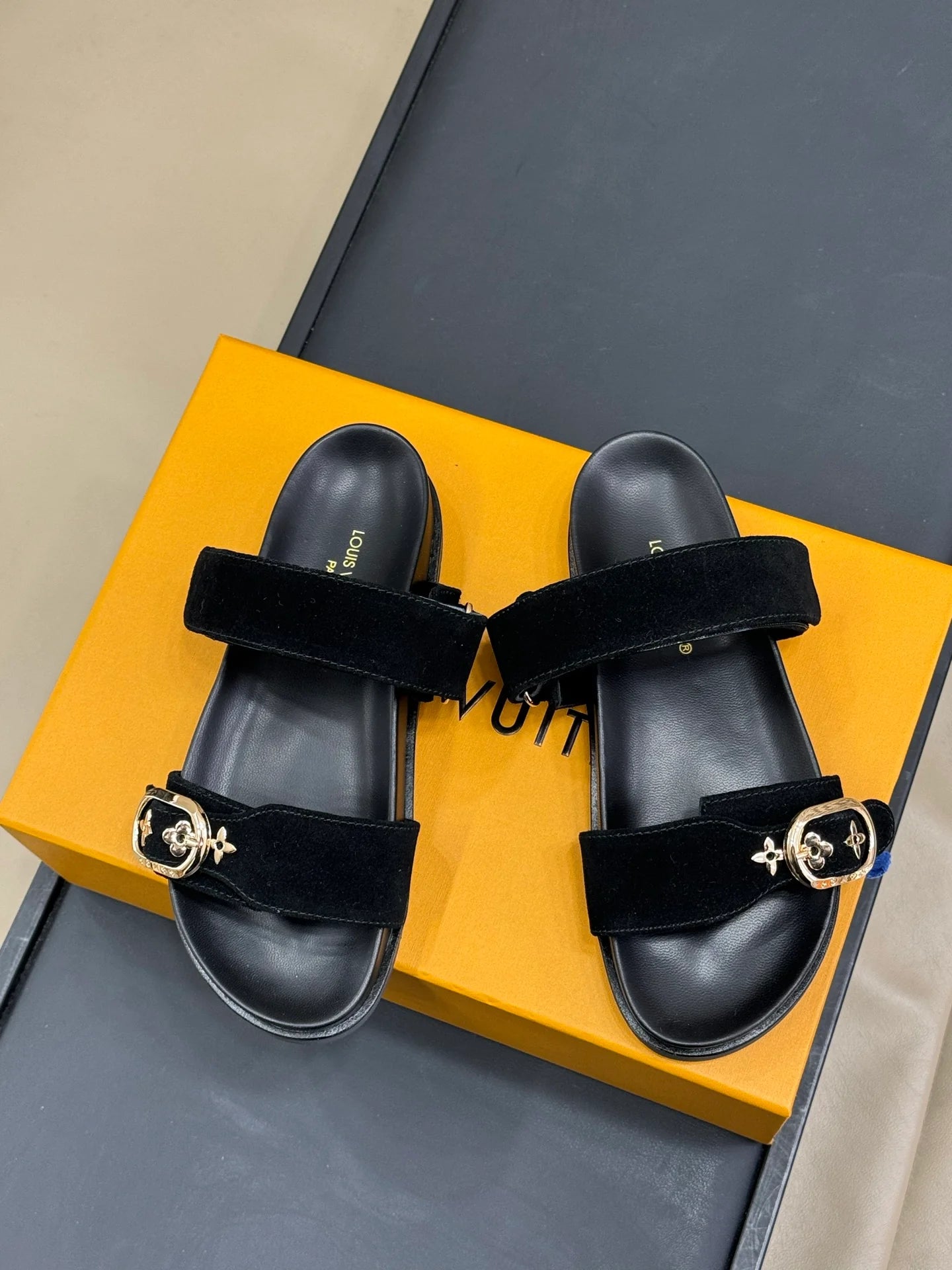 LV SANDAL