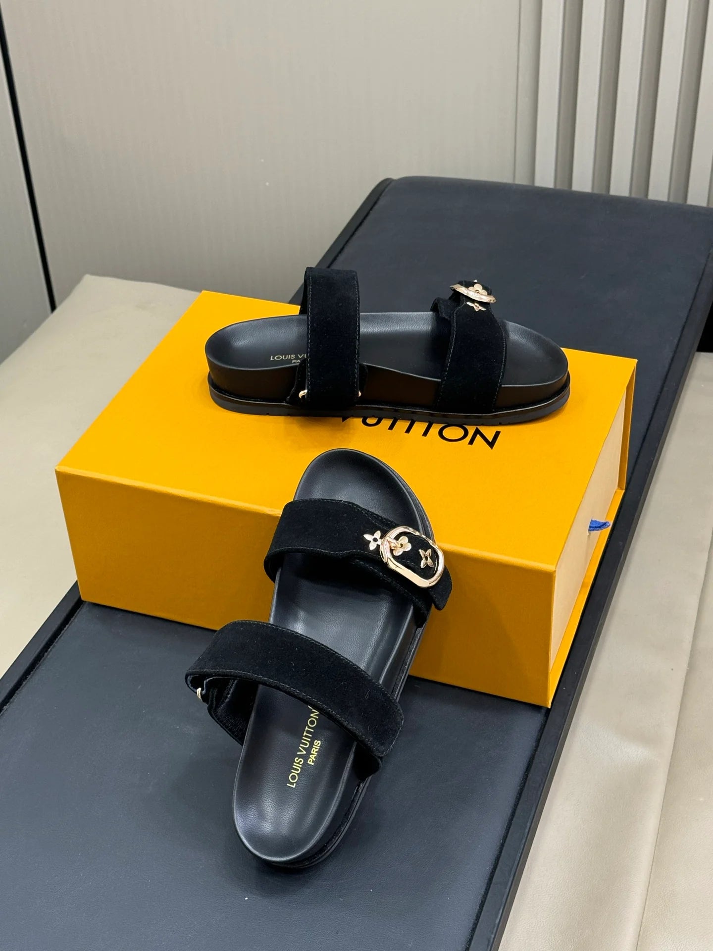 LV SANDAL