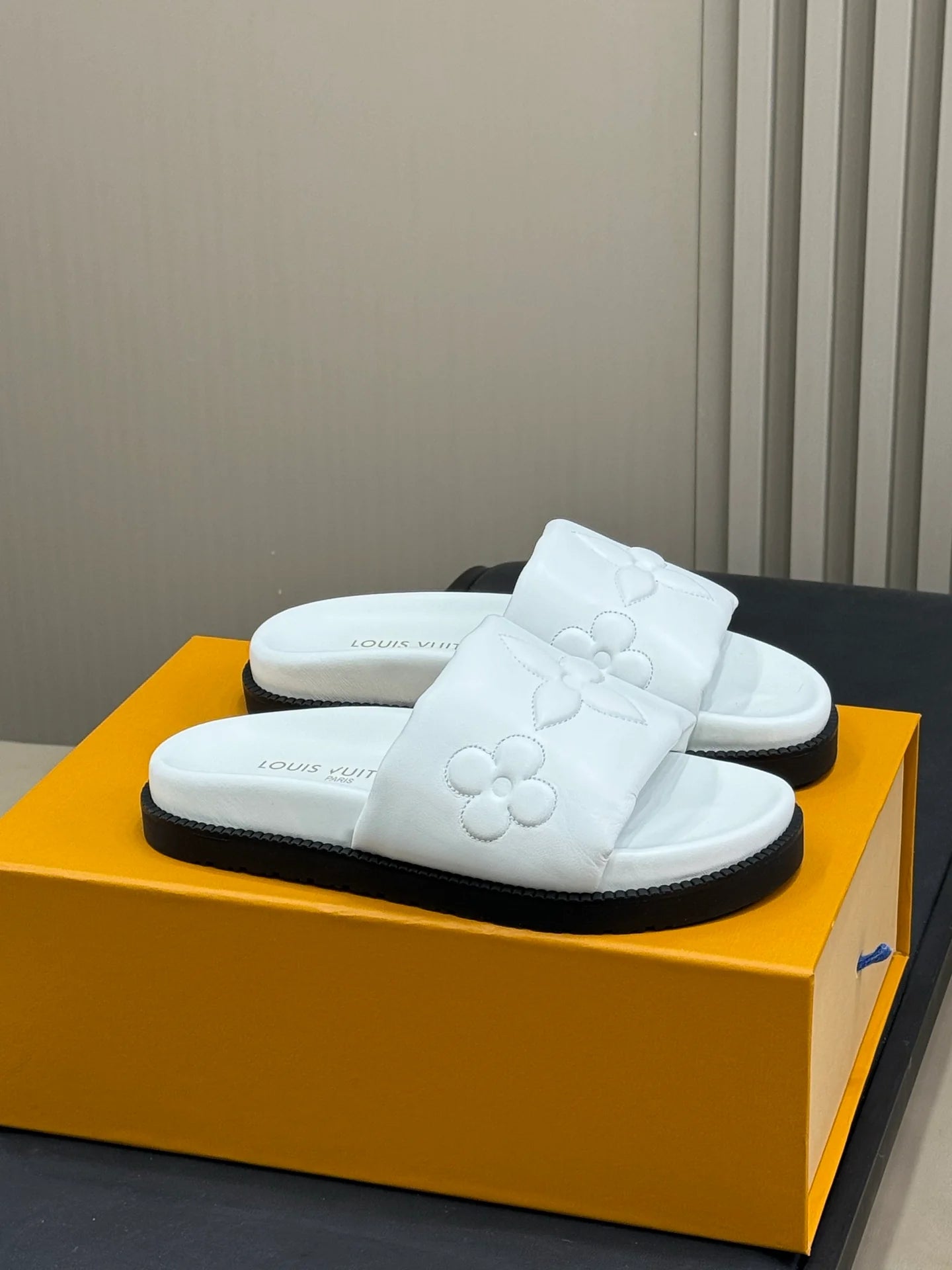 LV SANDAL