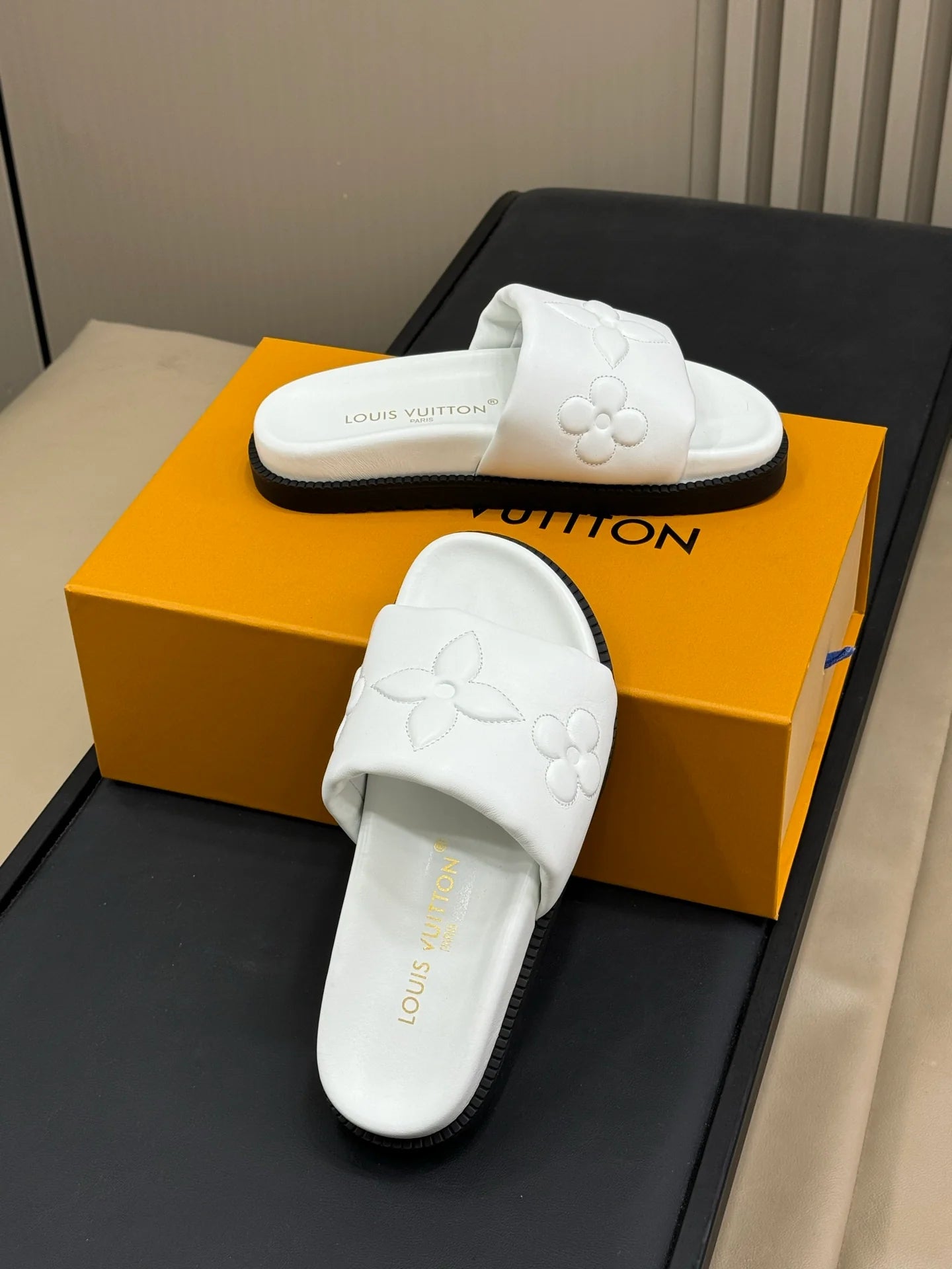 LV SANDAL