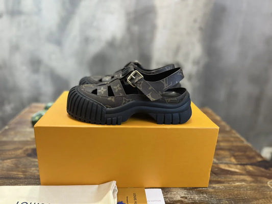 LV SANDAL