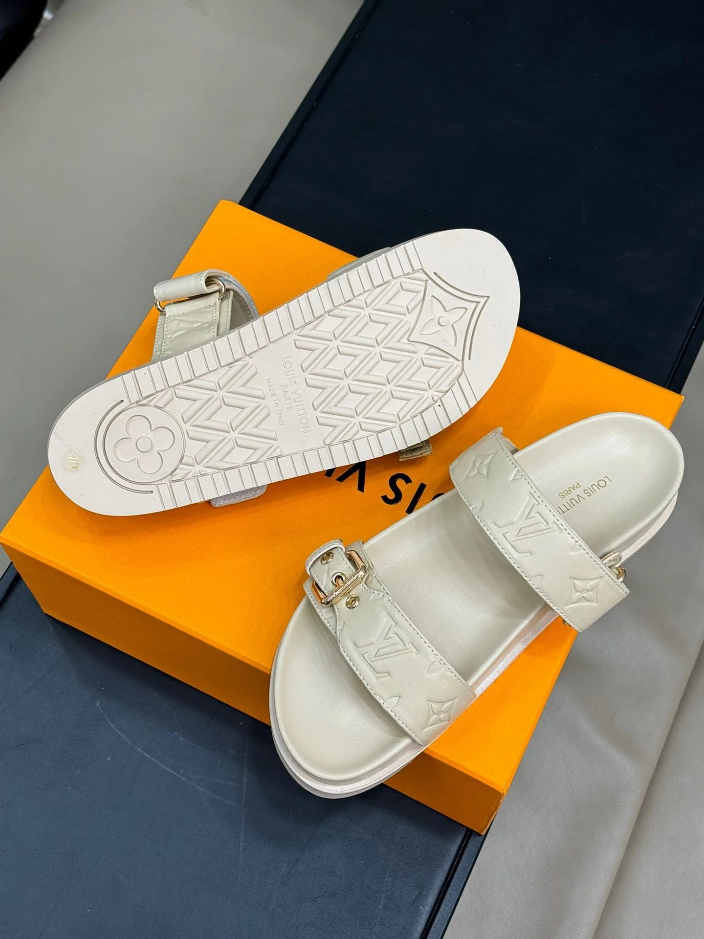LV SANDAL