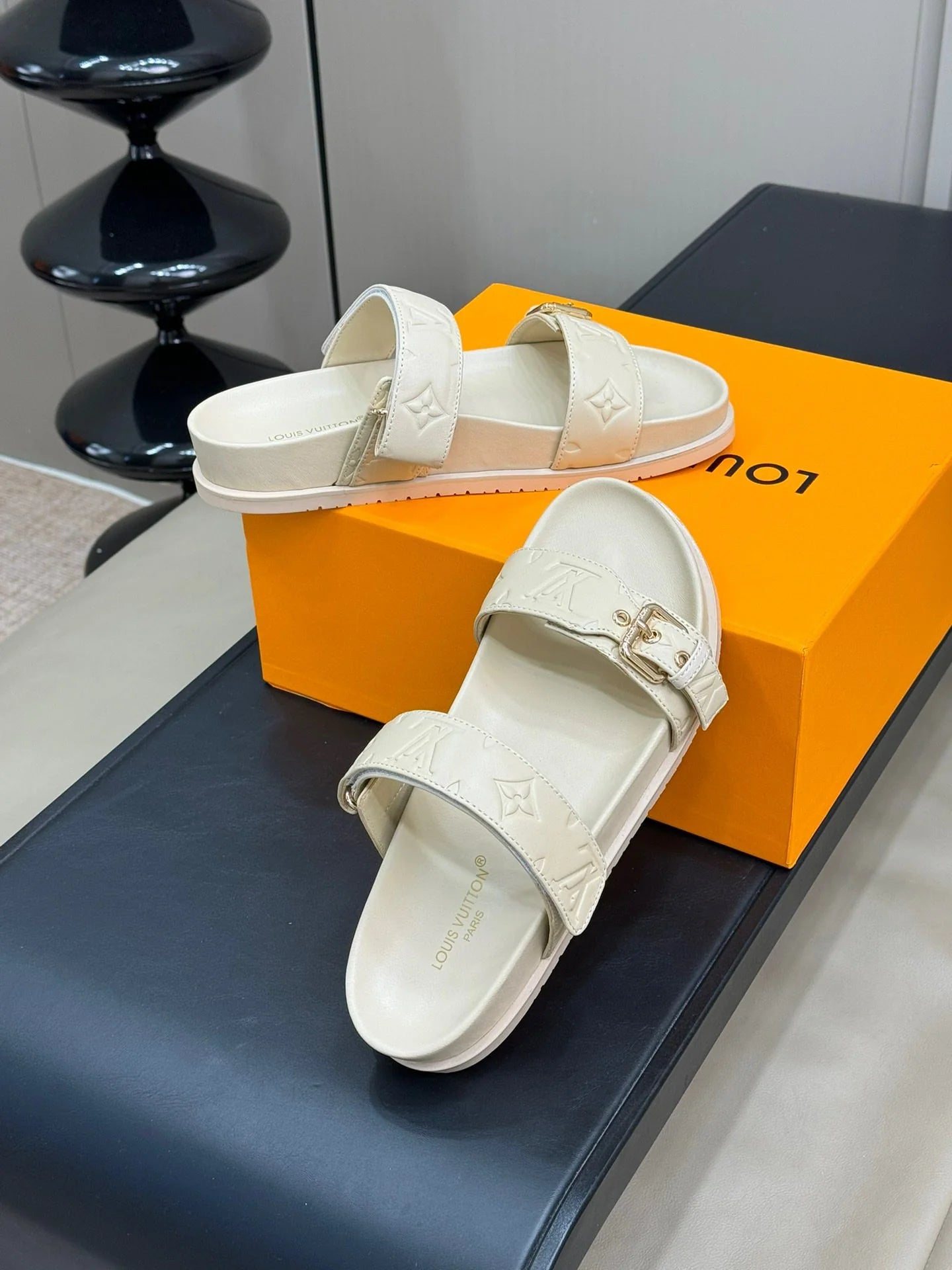 LV SANDAL