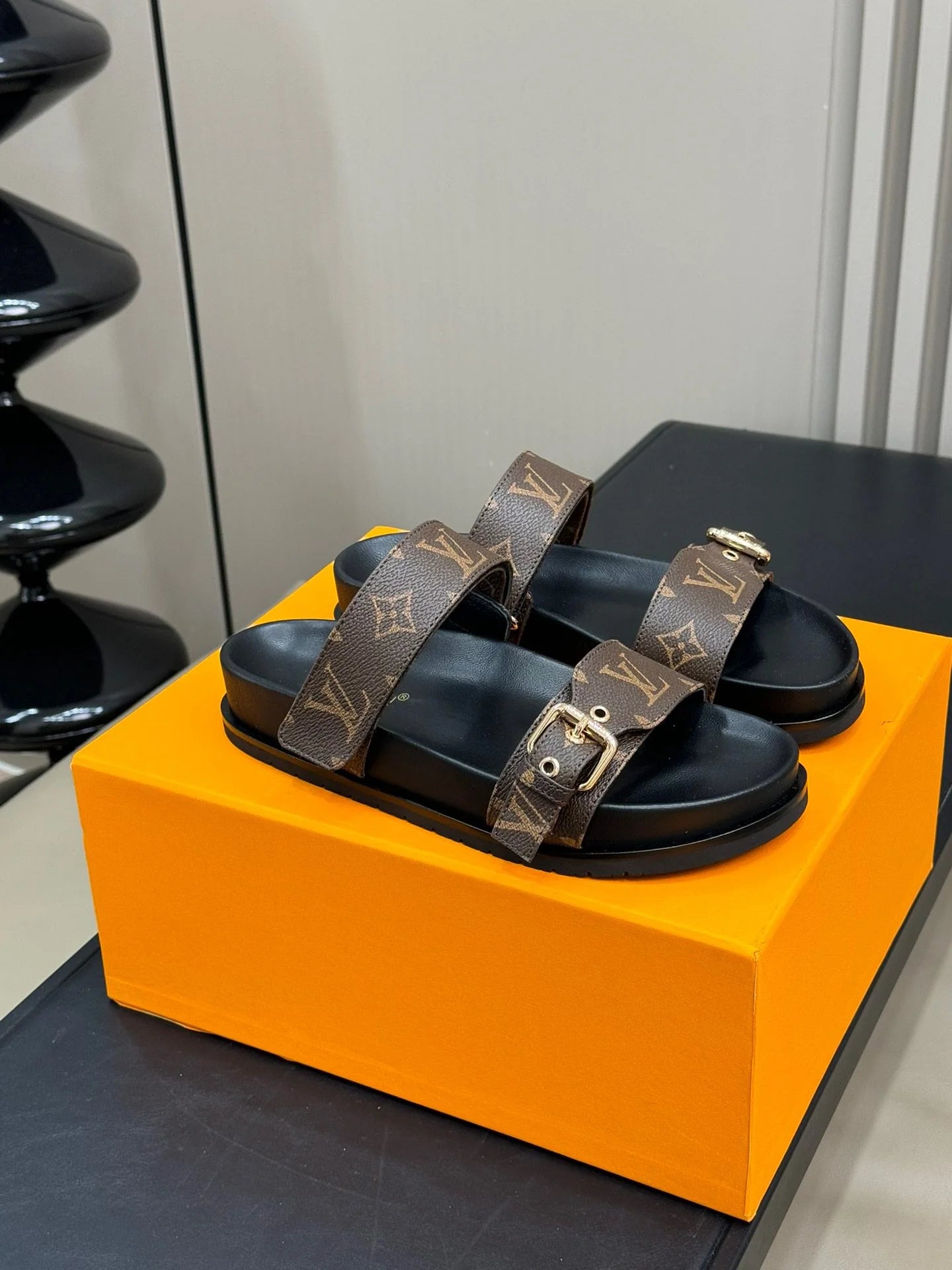 LV SANDAL