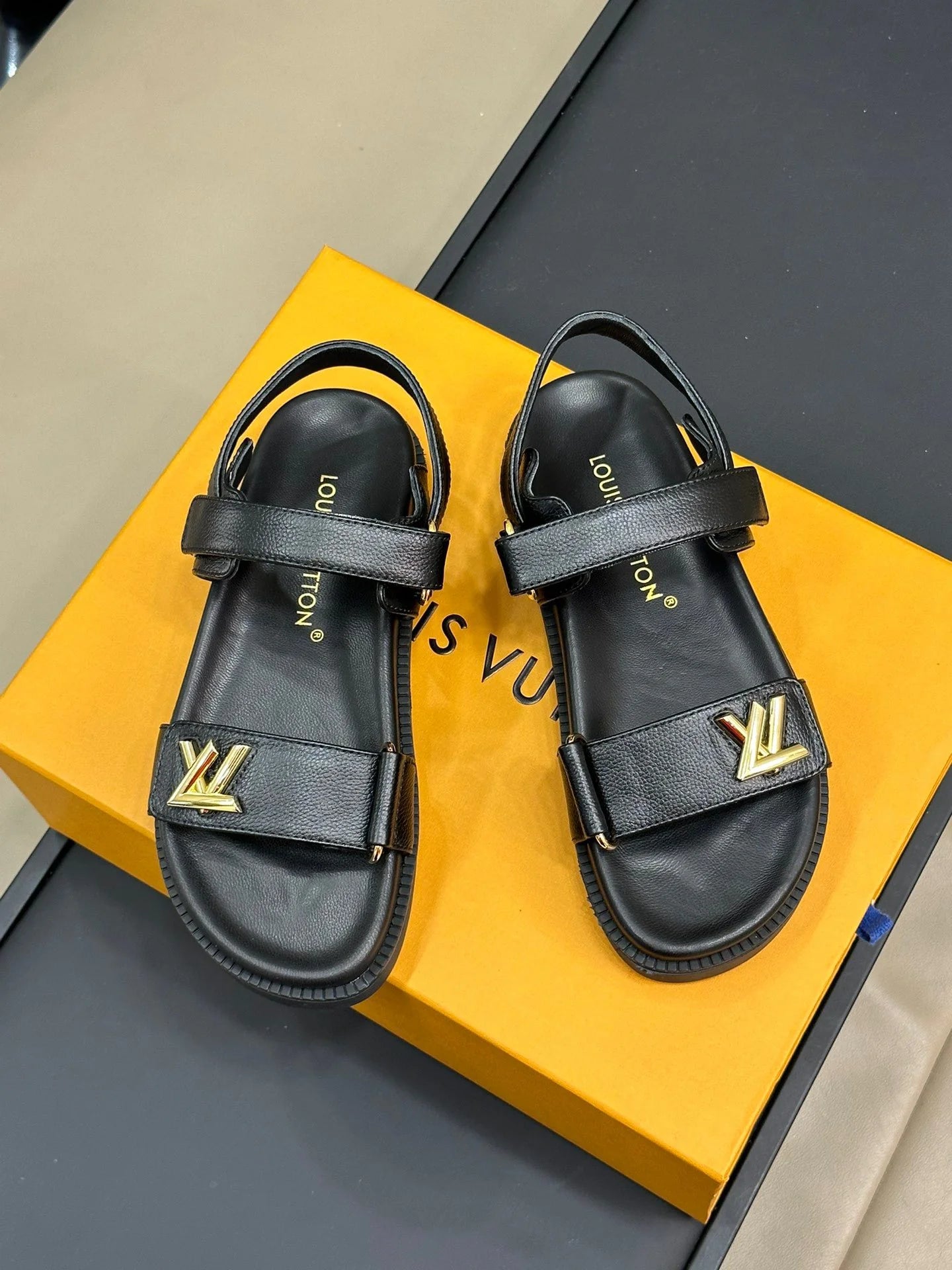 LV SANDAL