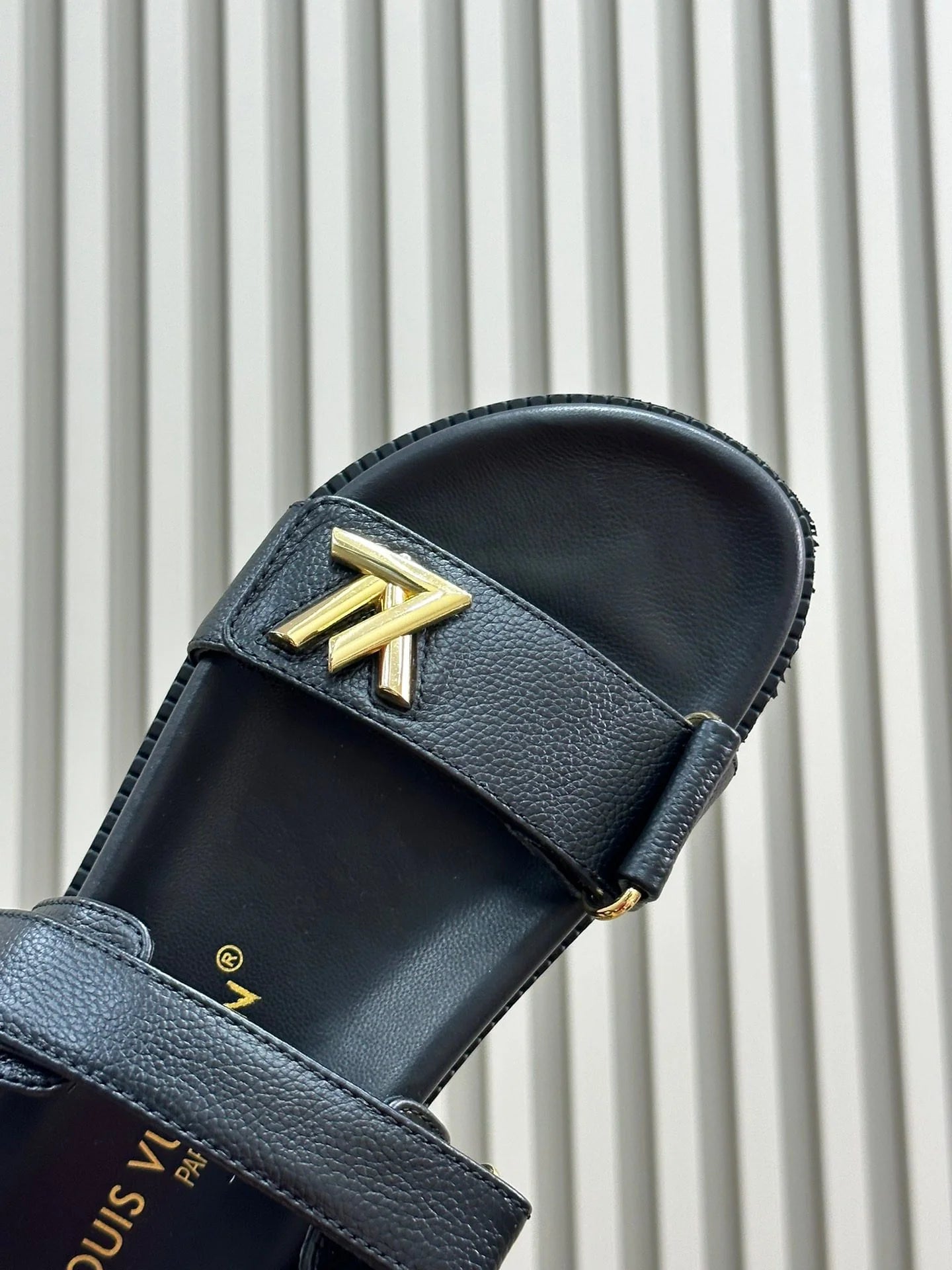 LV SANDAL