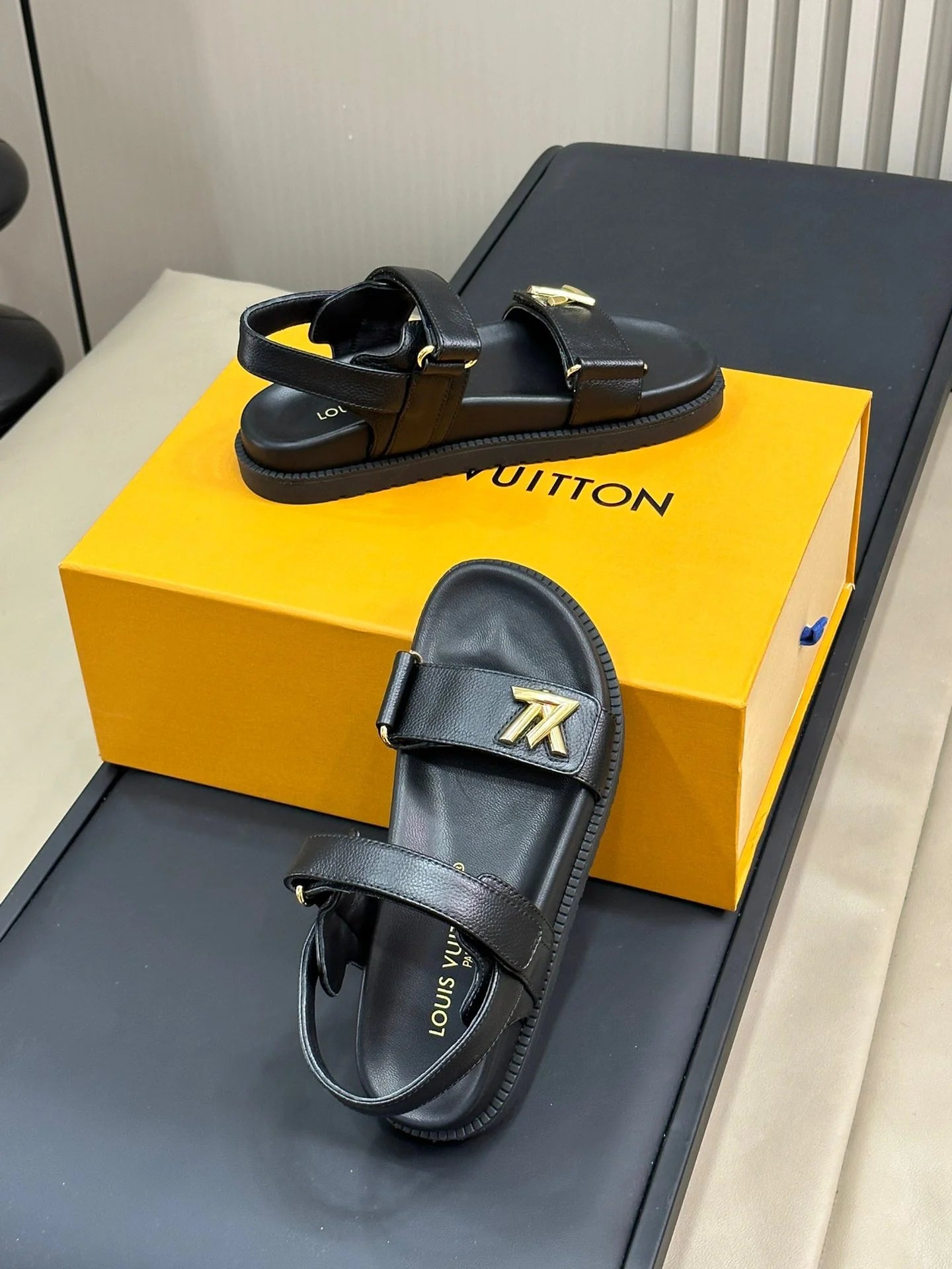 LV SANDAL