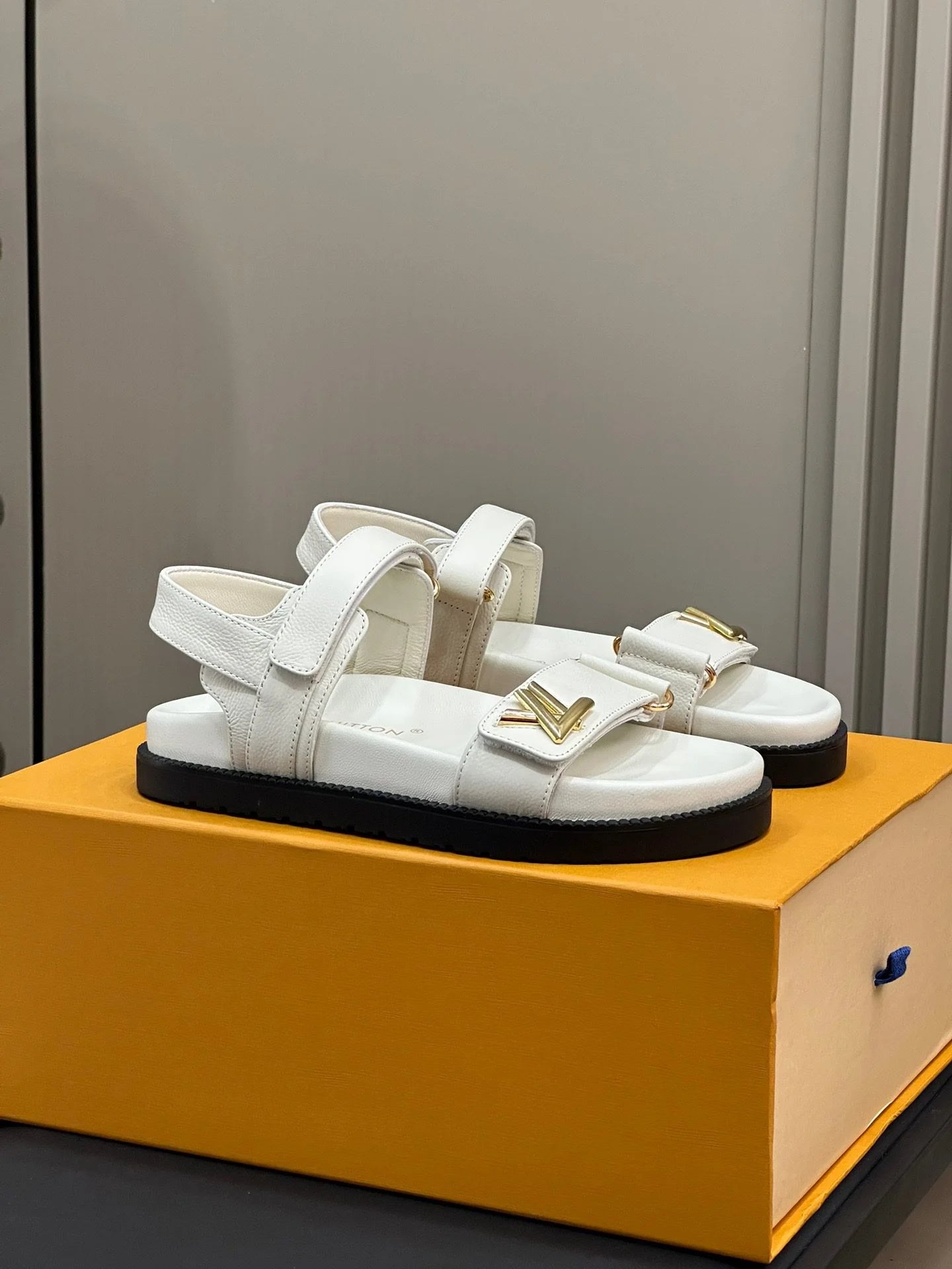 LV SANDAL