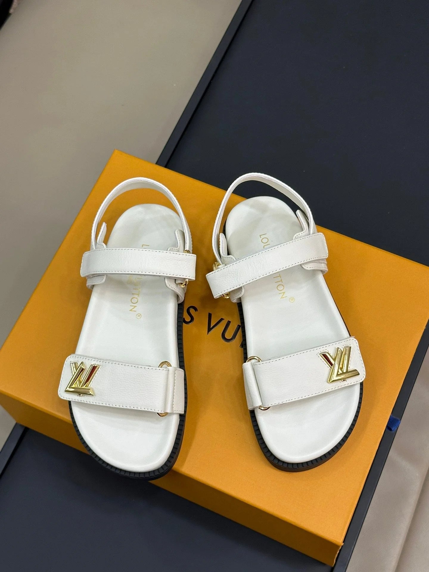 LV SANDAL