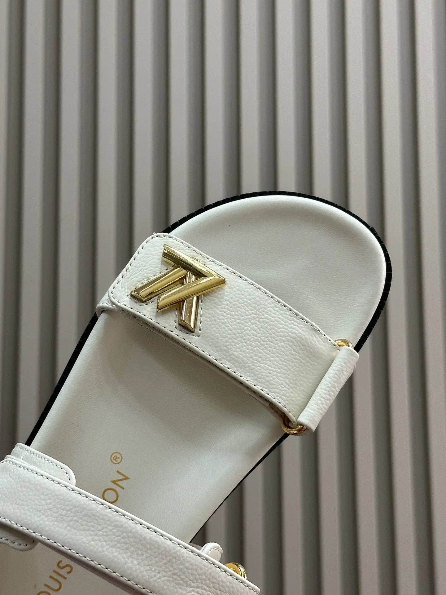 LV SANDAL