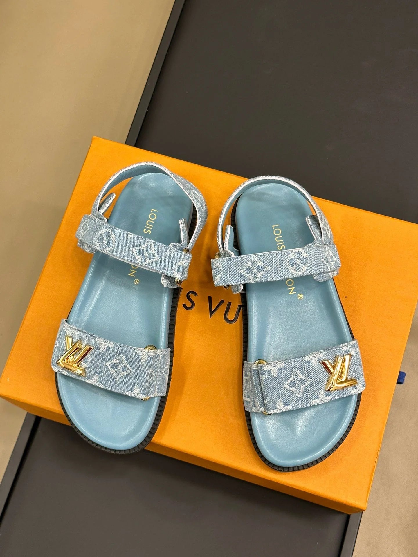 LV SANDAL