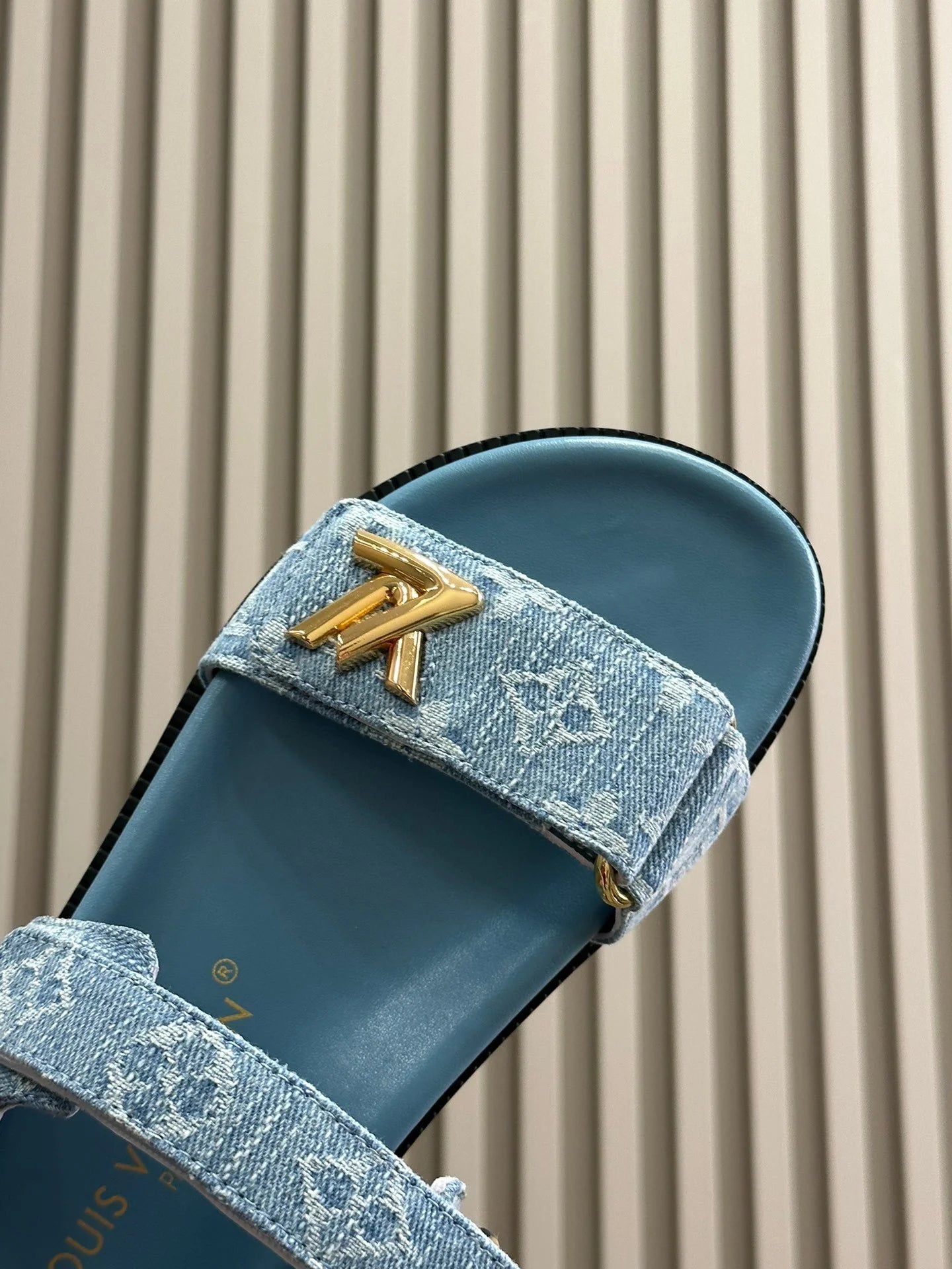 LV SANDAL
