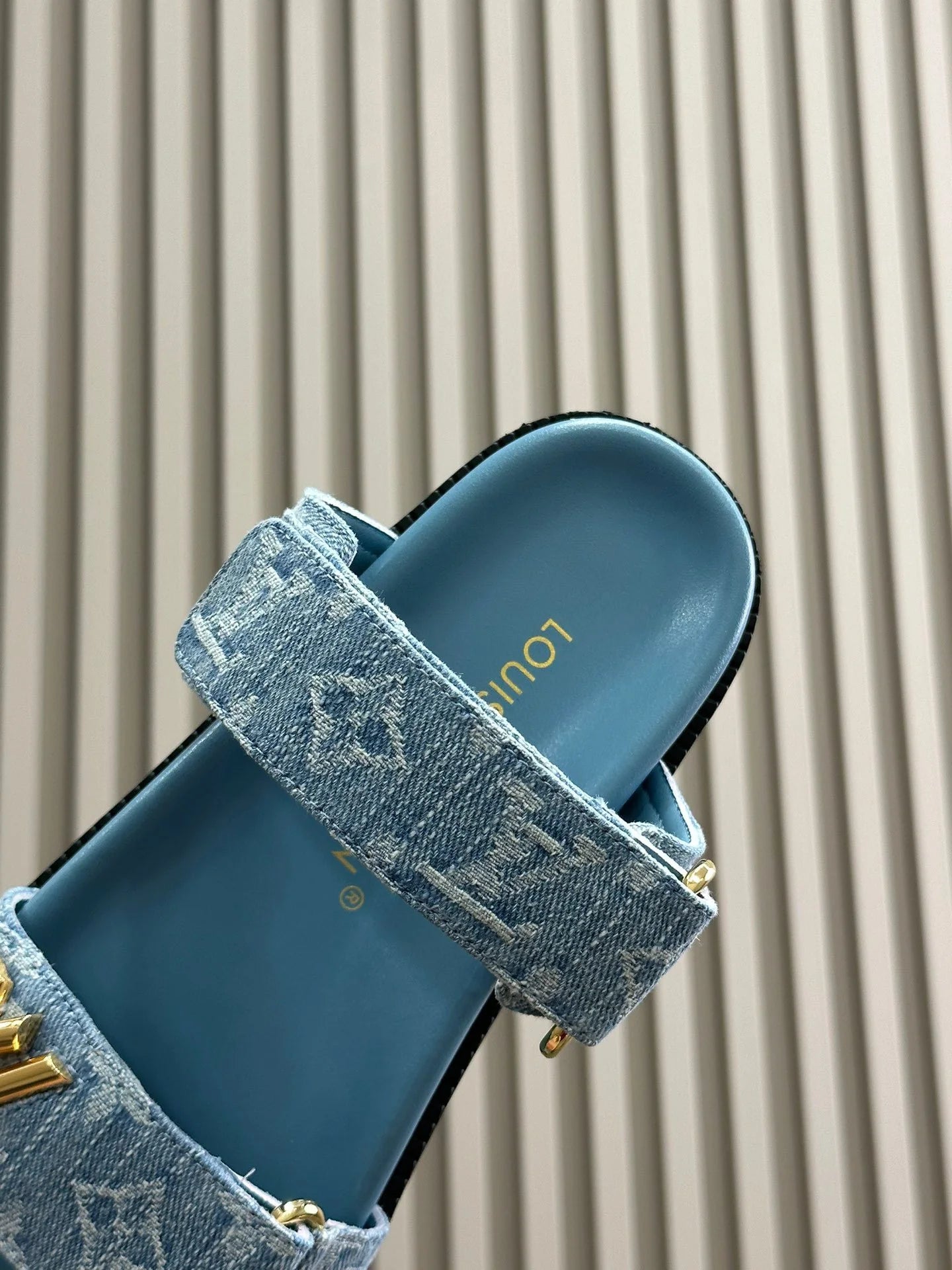 LV SANDAL