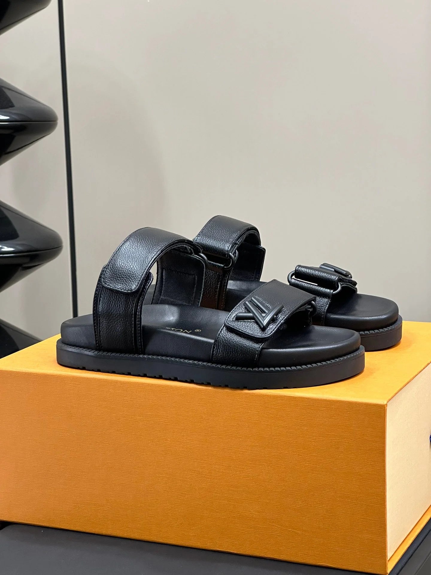 LV SANDAL