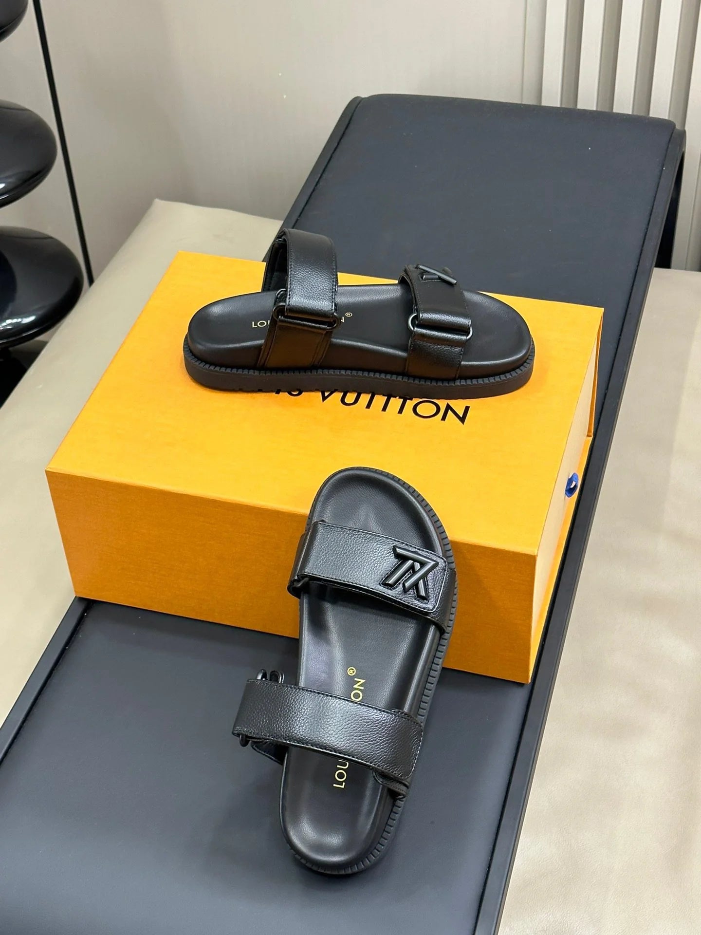LV SANDAL