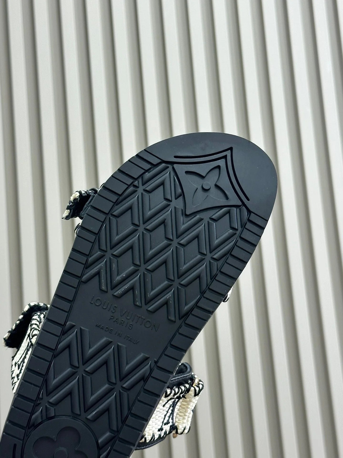 LV SANDAL