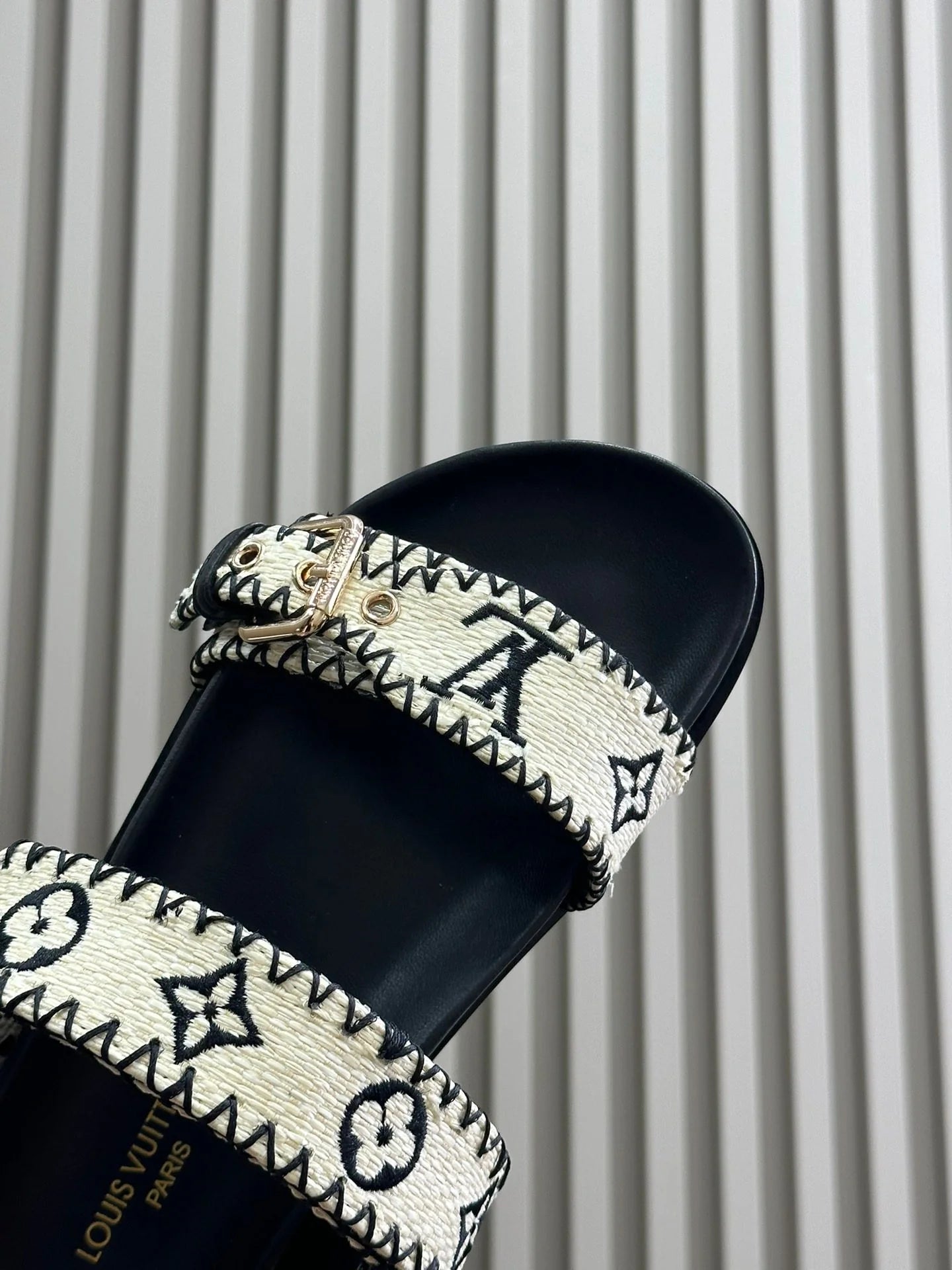 LV SANDAL