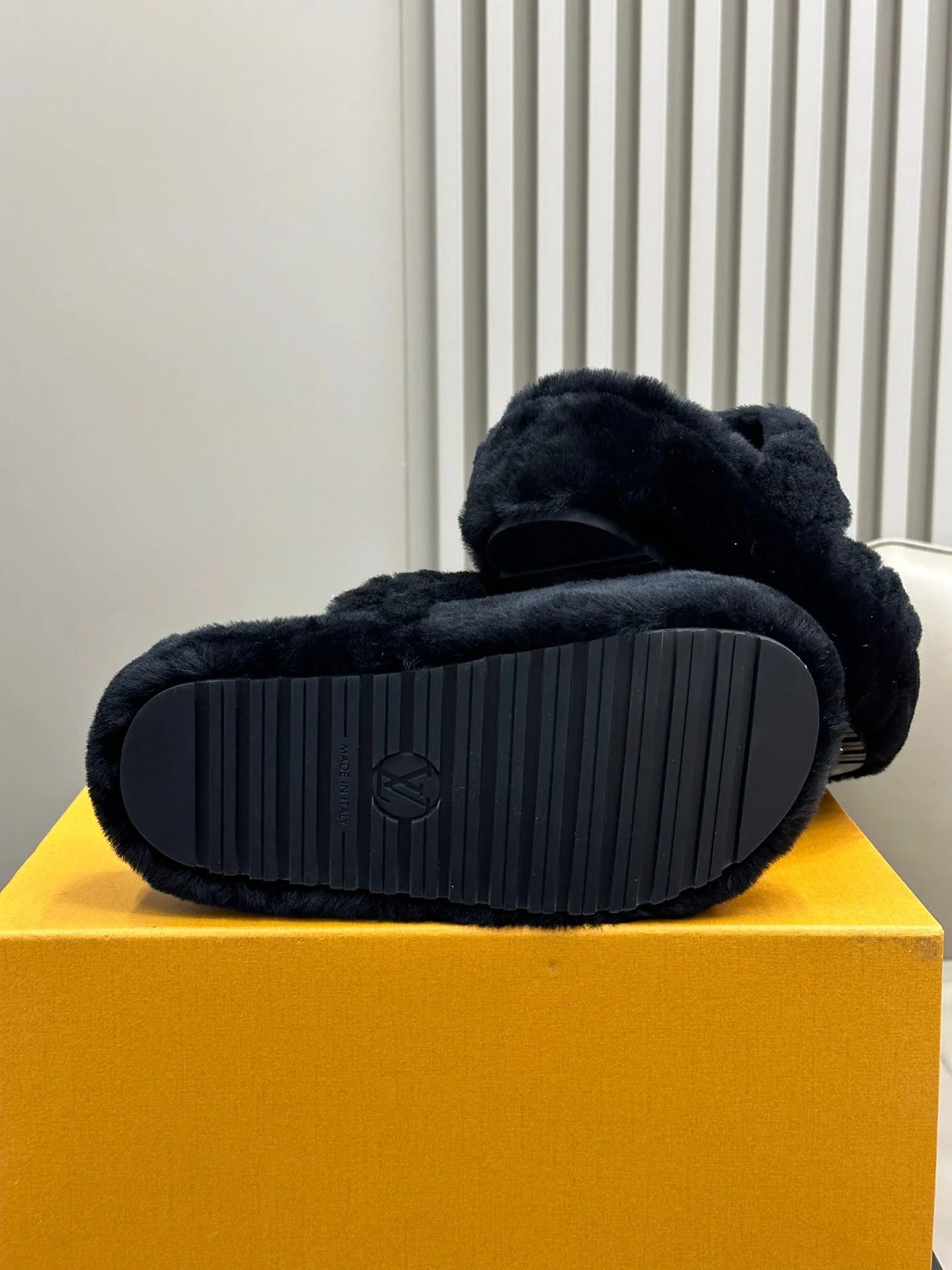 LV SANDAL