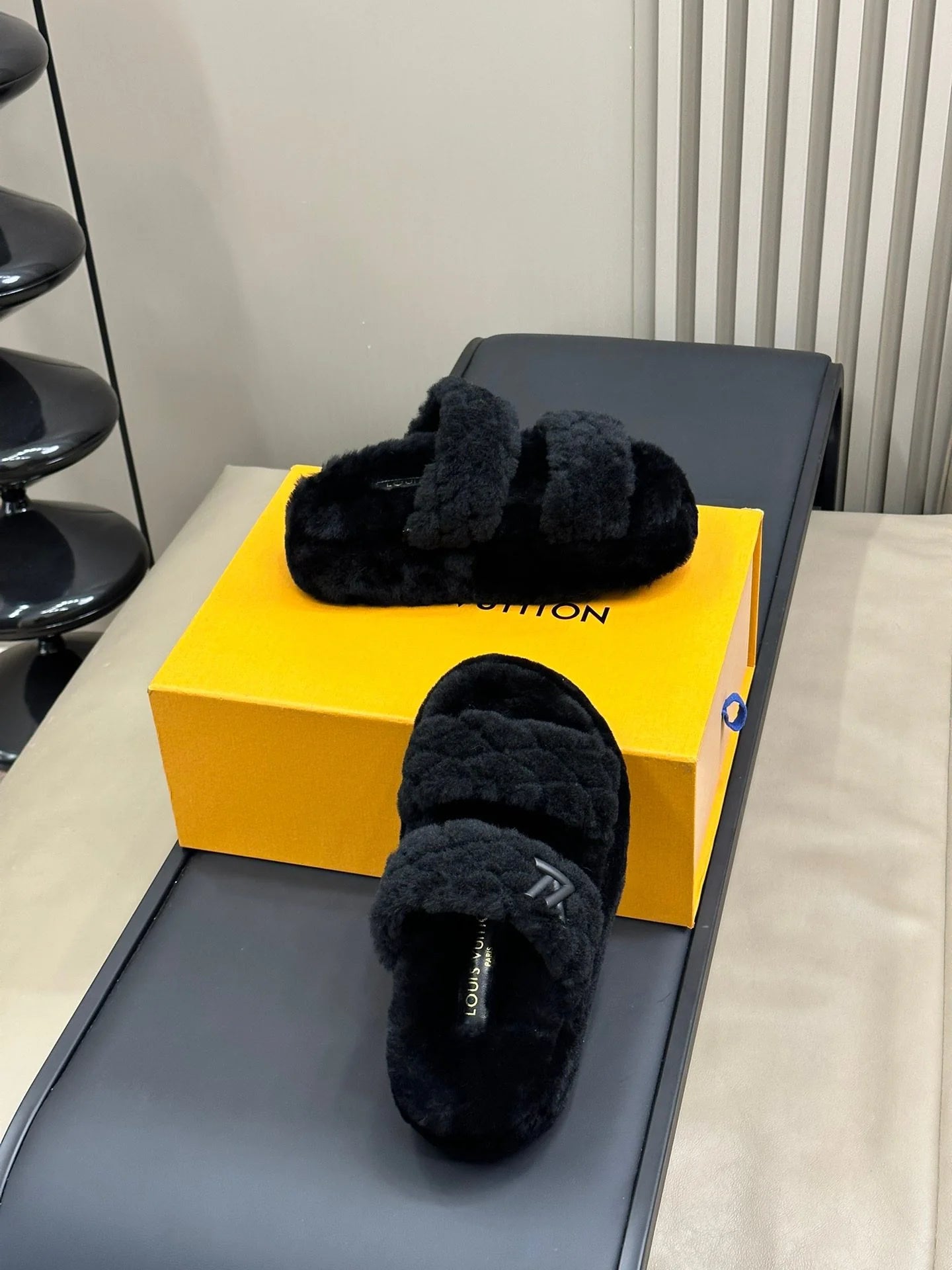 LV SANDAL