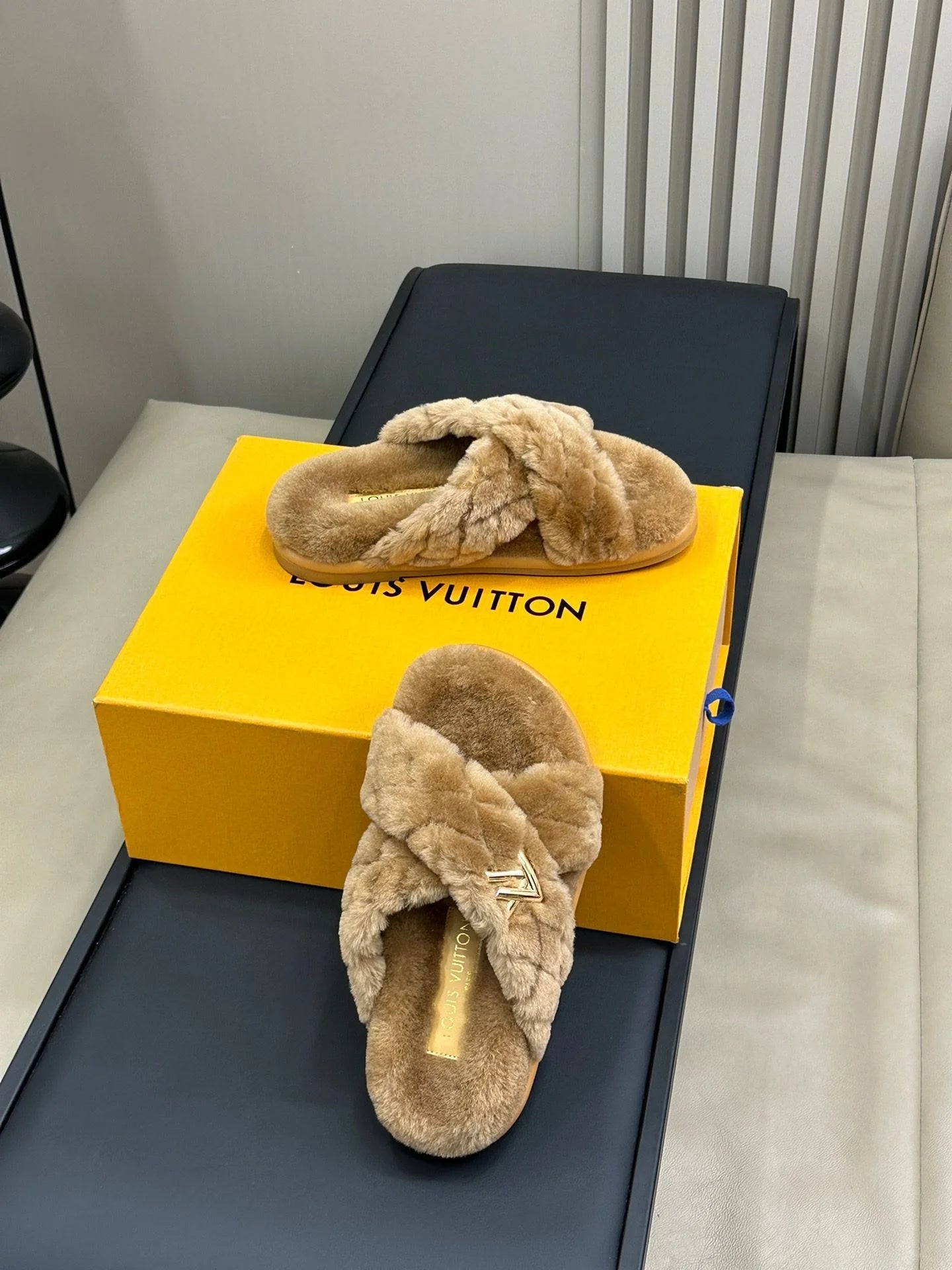 LV SANDAL
