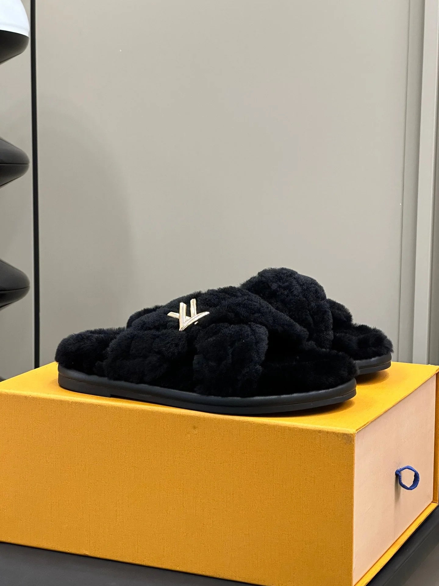 LV SANDAL
